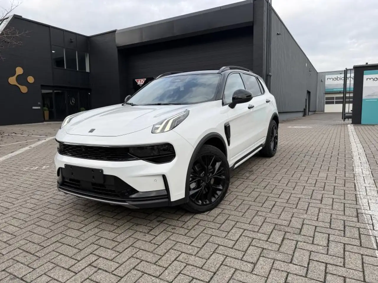 Lynk & Co 01