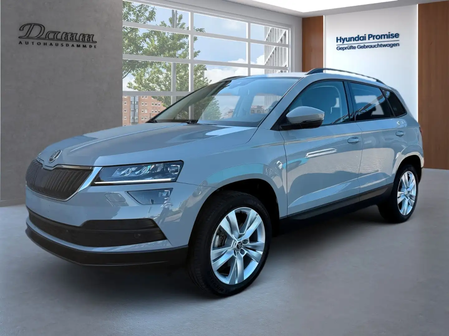 Skoda Karoq 1.5B 150PS DSG Style Grau - 1