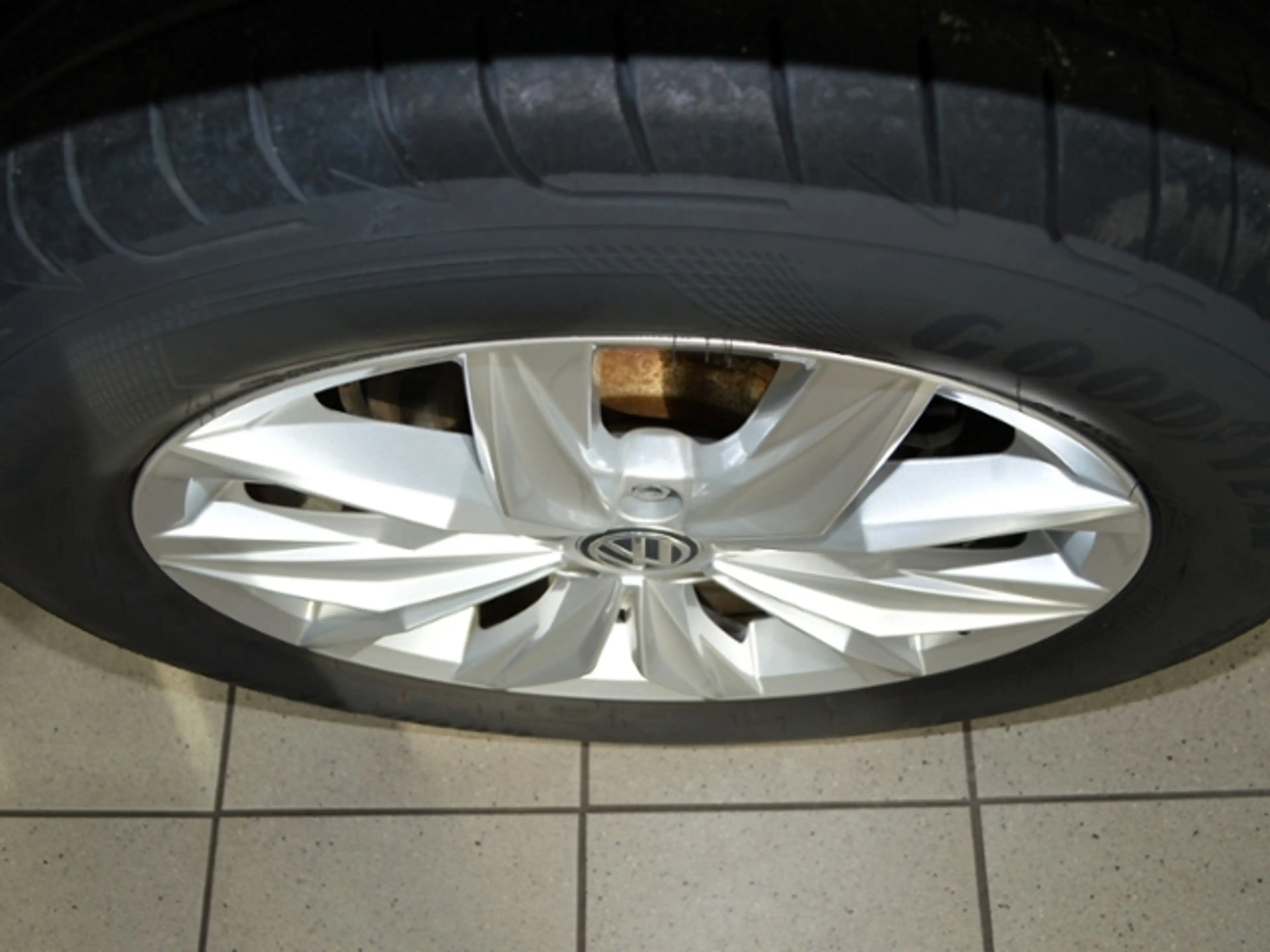 Volkswagen Tiguan Allspace 2,0 TDI DSG Highline 4M. AHK NAVI 18" PANO — photo 10