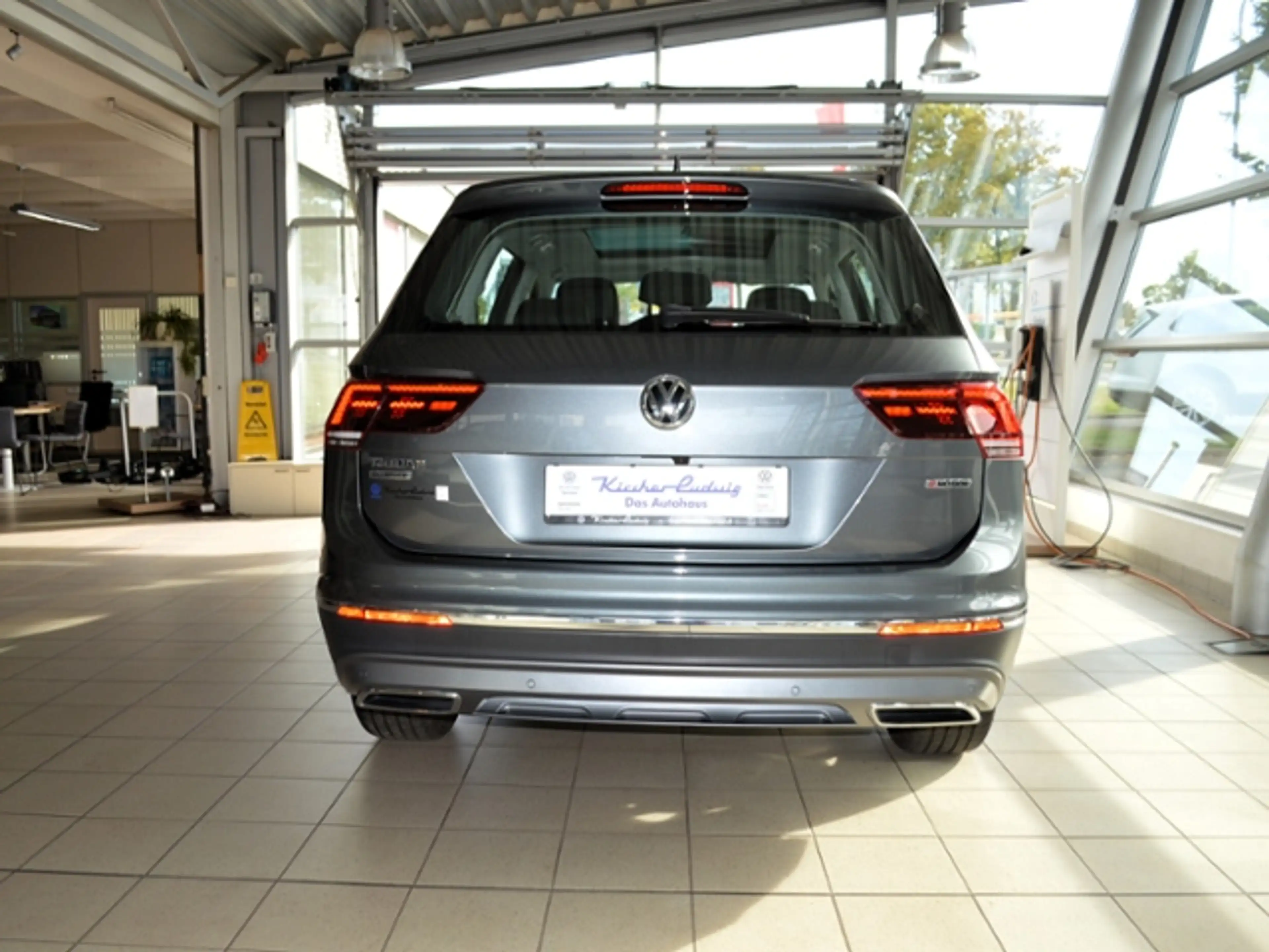 Volkswagen Tiguan Allspace 2,0 TDI DSG Highline 4M. AHK NAVI 18" PANO — photo 5