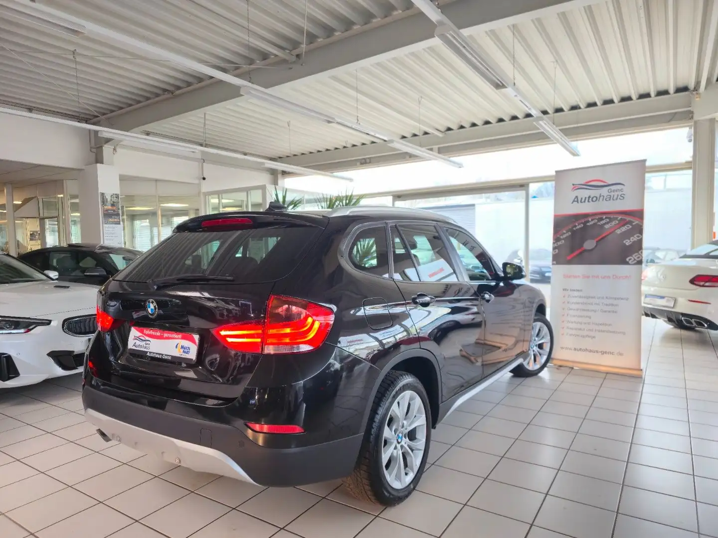 BMW X1 xDrive25d xLine Kamera Bi-Xenon Sportaut. F1 Schwarz - 2