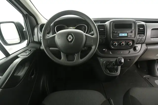 Renault Trafic view 2