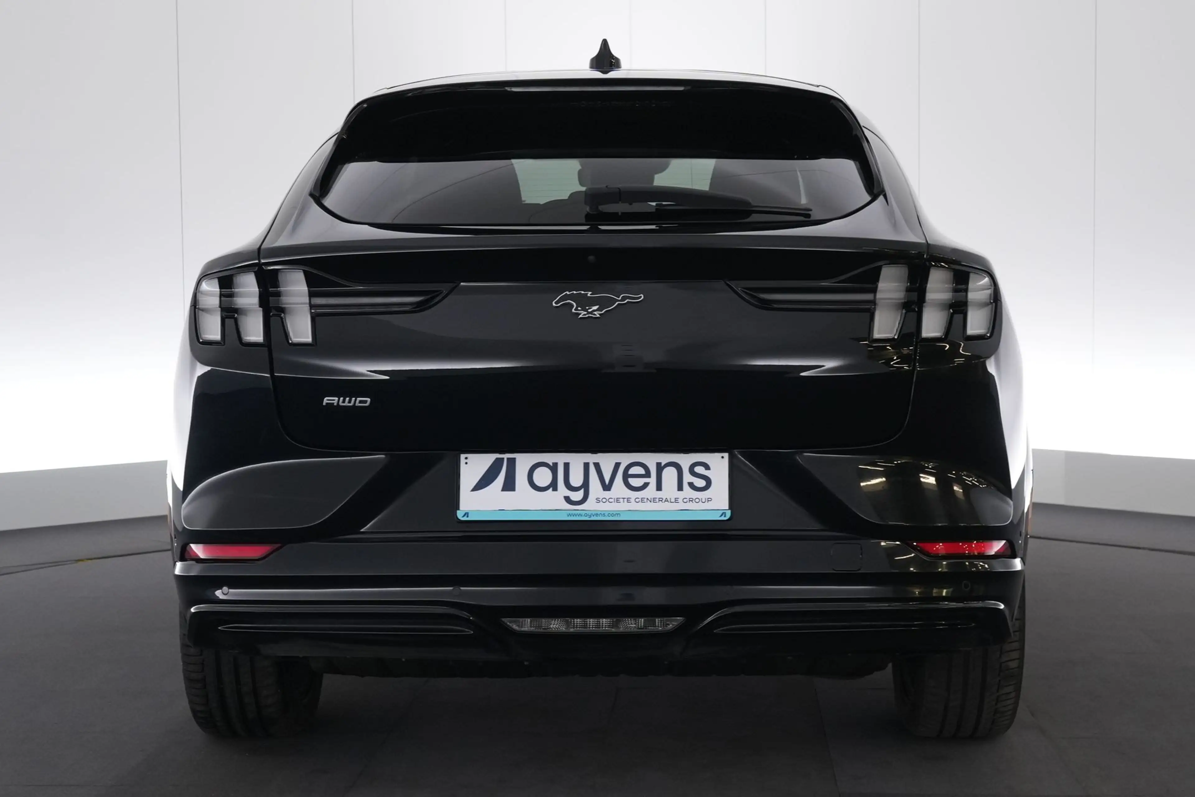Ford Mustang Mach-E 99 kWh Extendend Range 4WD LEDER/CUIR LED GPS PDC — photo 8
