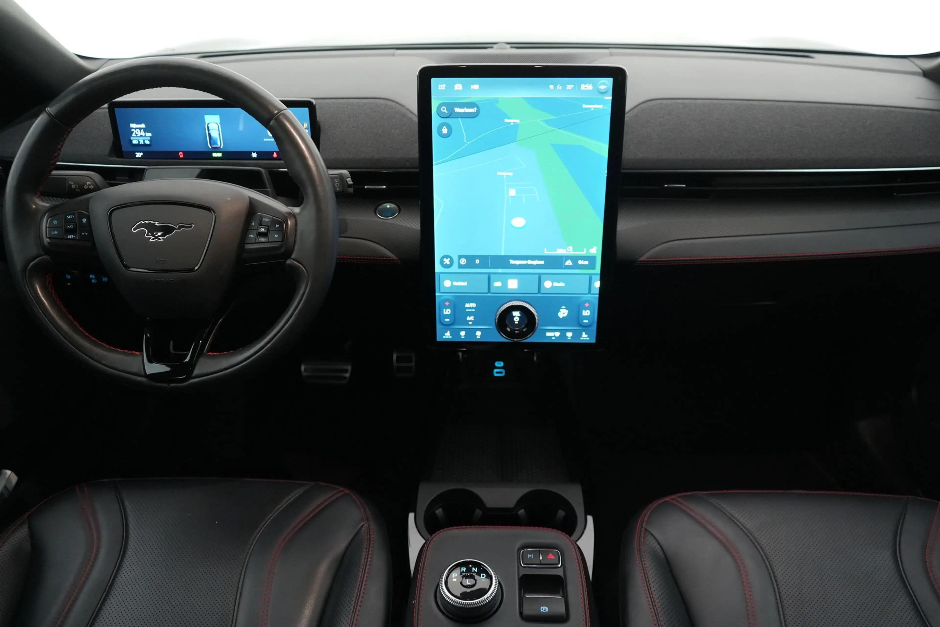Ford Mustang Mach-E 99 kWh Extendend Range 4WD LEDER/CUIR LED GPS PDC — photo 13