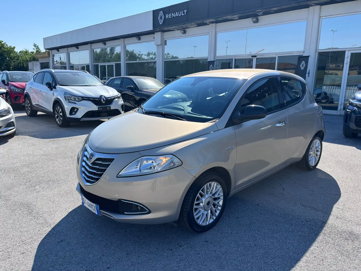 Lancia Ypsilon Ypsilon III 2011 1.2 8v Gold c/CL 69cv E6 Beige - 1