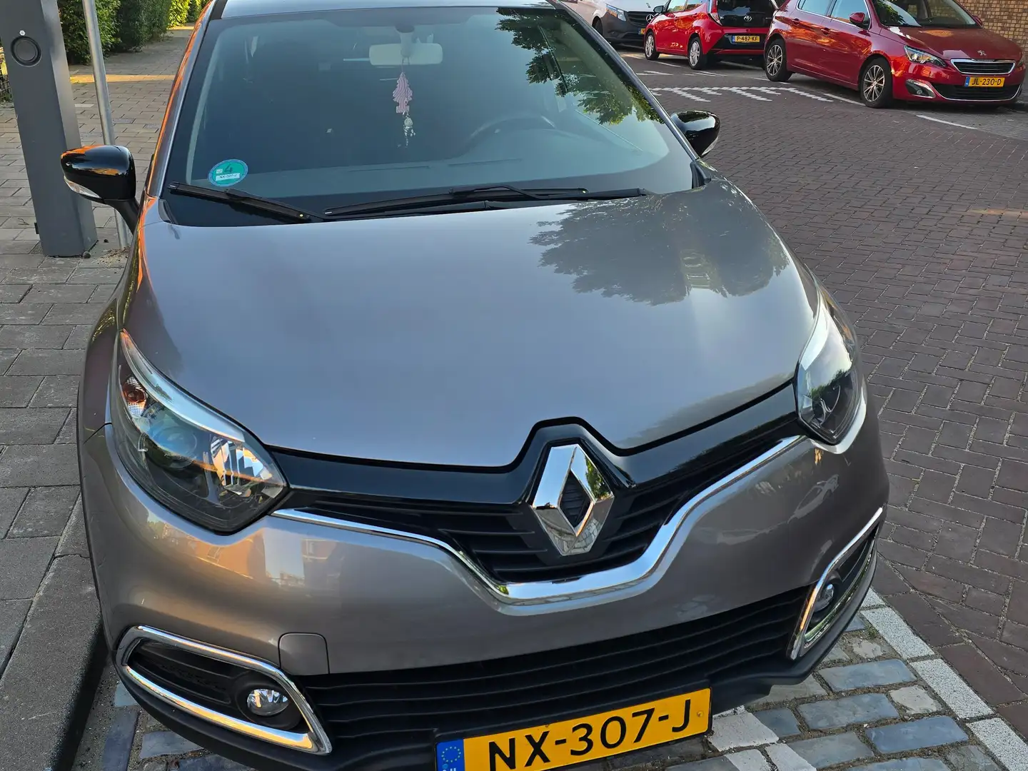 Renault Captur Captur 0.9 TCe Limited Grijs - 1