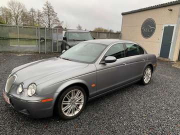 S-Type 3.0 V6 - 243 Executive A