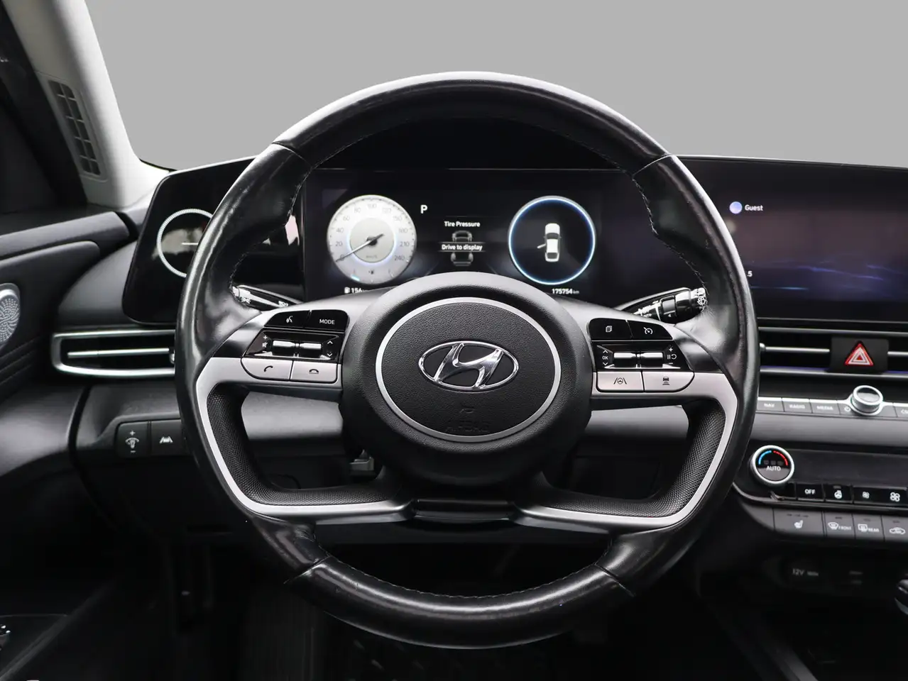 Hyundai ELANTRA снимка Hyundai ELANTRA