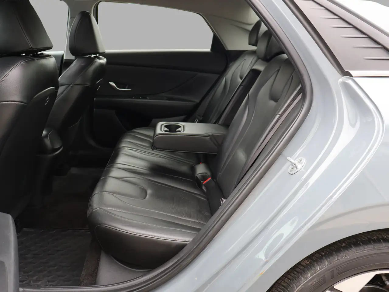 Hyundai ELANTRA снимка Hyundai ELANTRA
