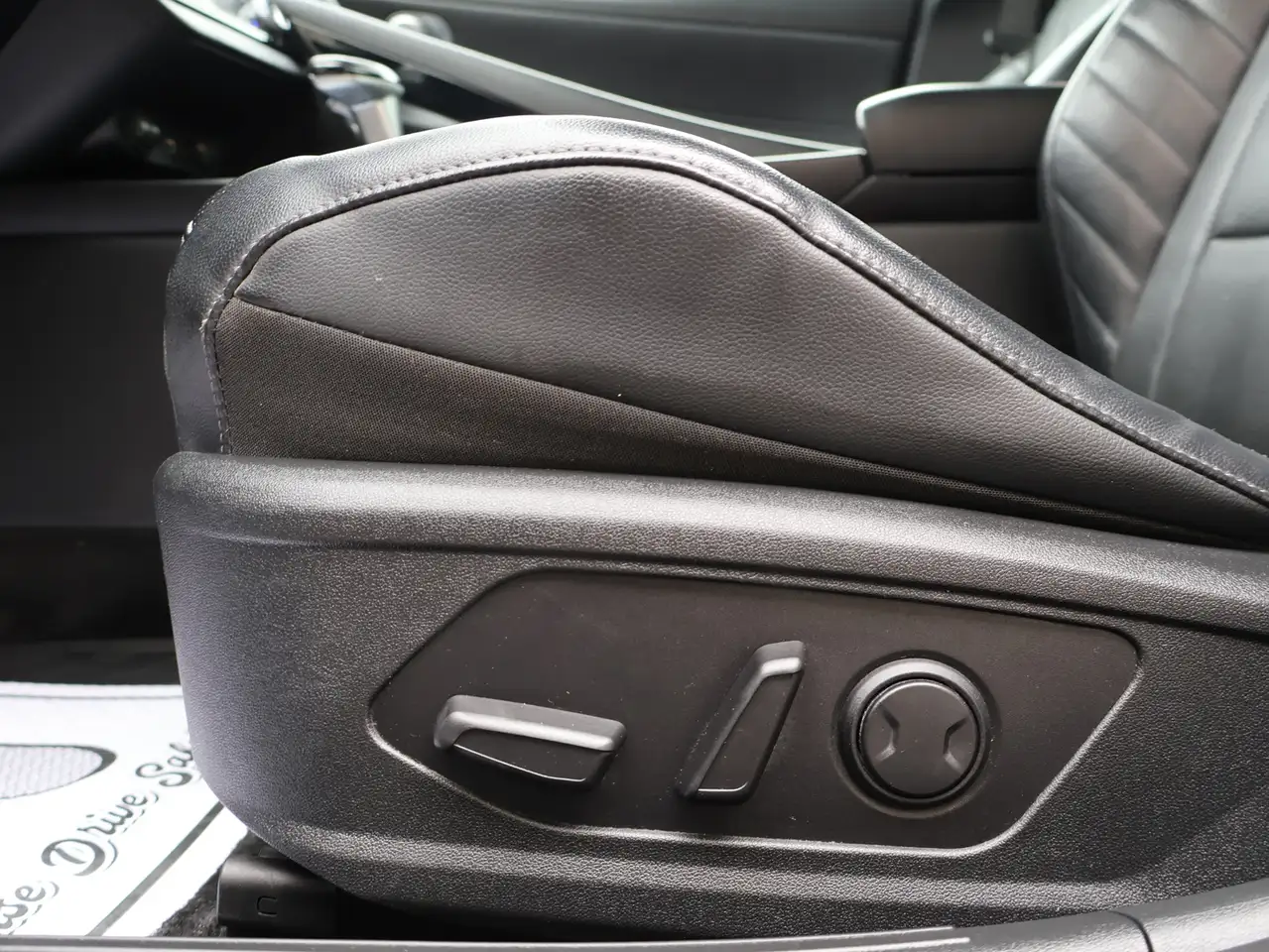 Hyundai ELANTRA снимка Hyundai ELANTRA