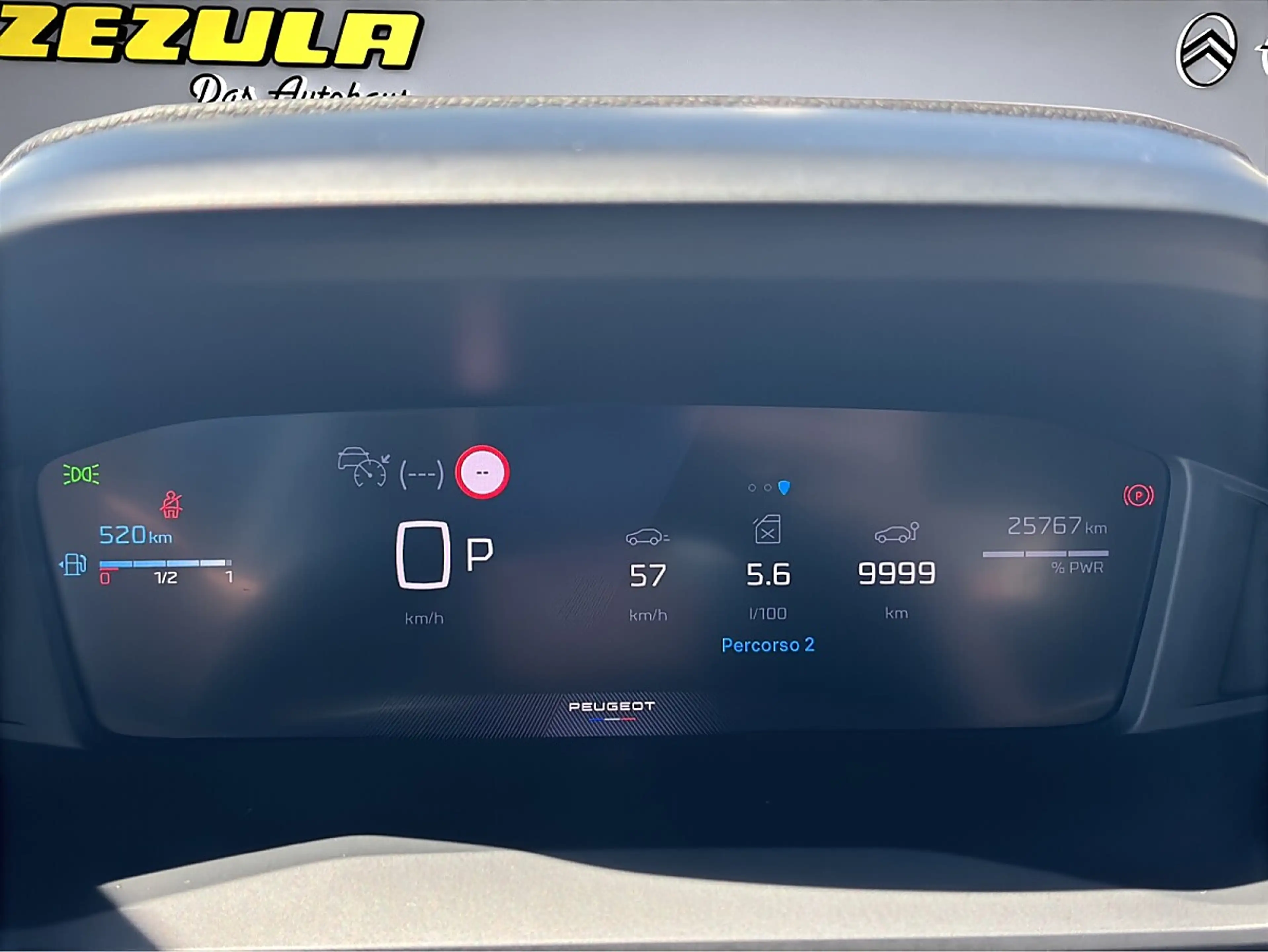 Peugeot 208 Hybrid 110 e-DCS6 Allure — photo 11