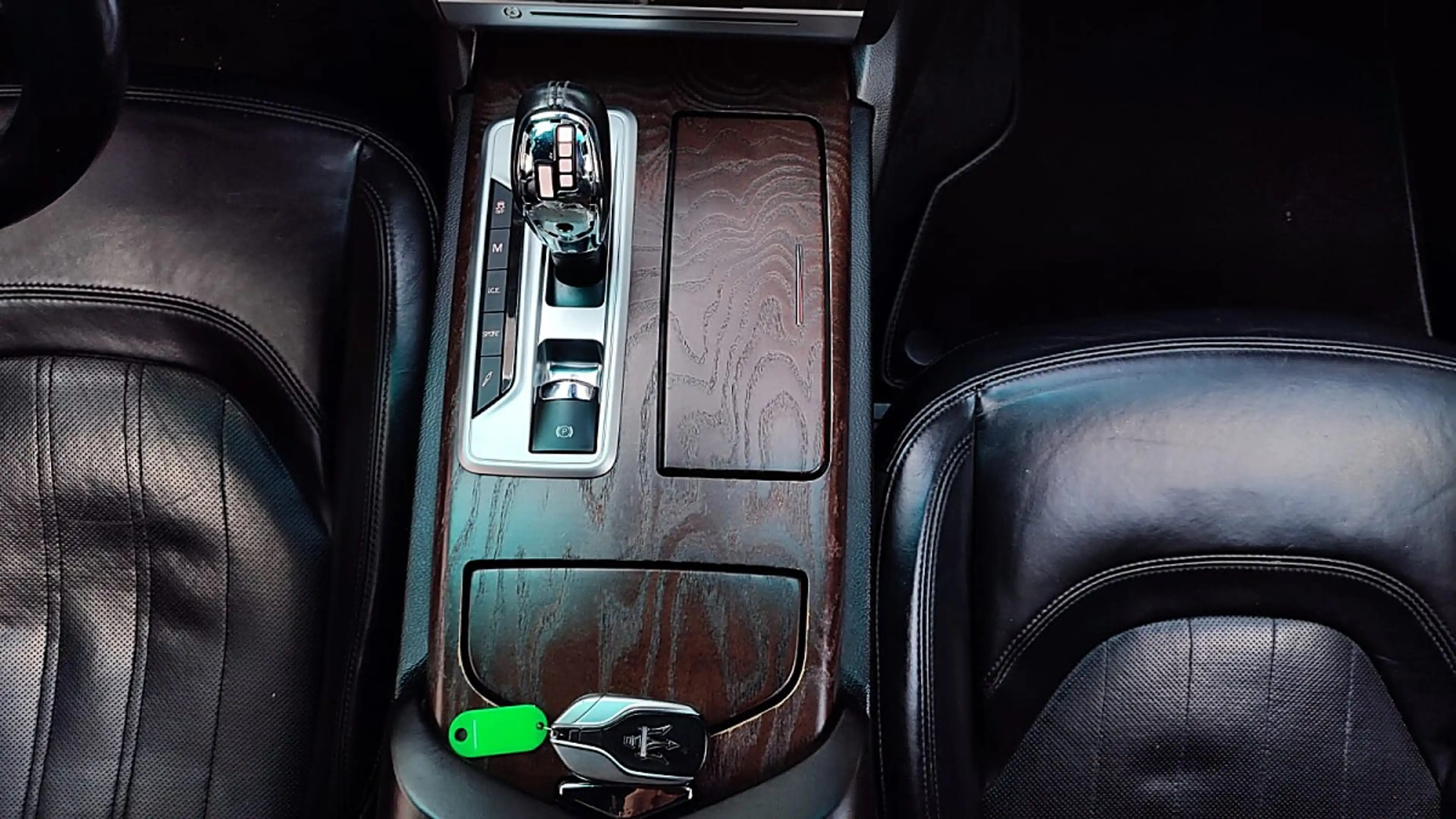 Maserati Quattroporte S Q4 — photo 11