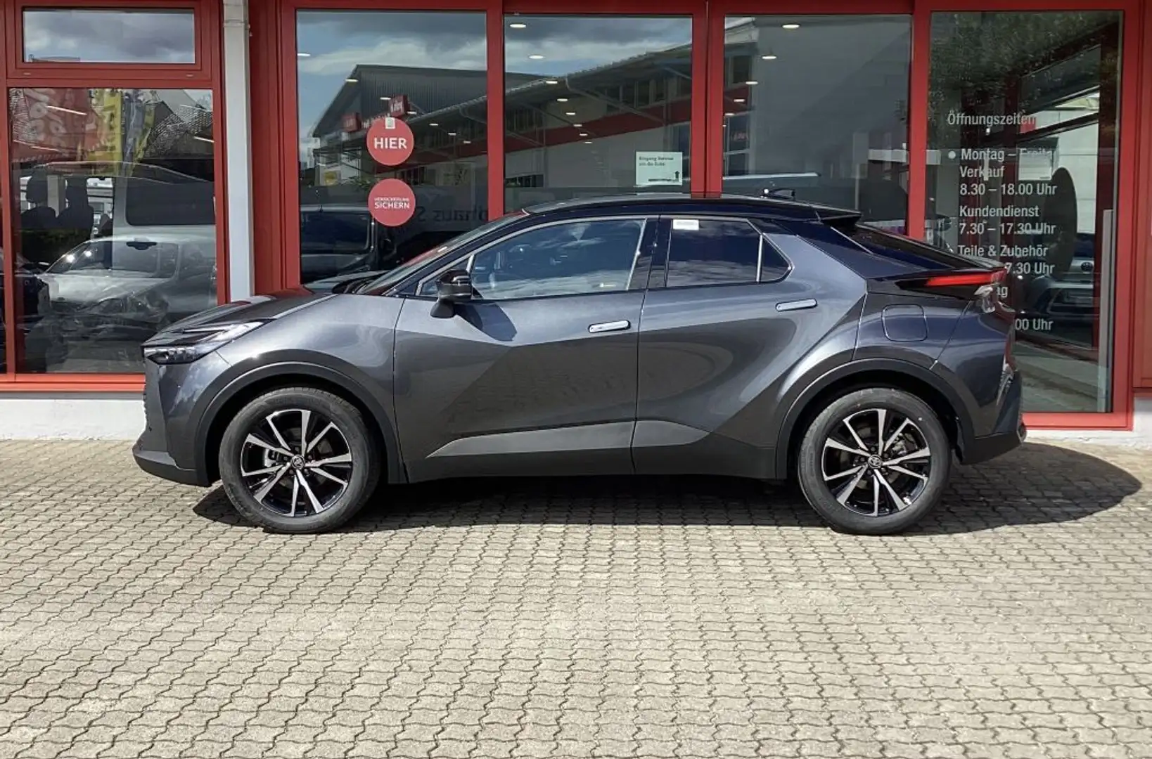 Toyota C-HR 2.0 Hybrid Team Deutschland Grau - 2