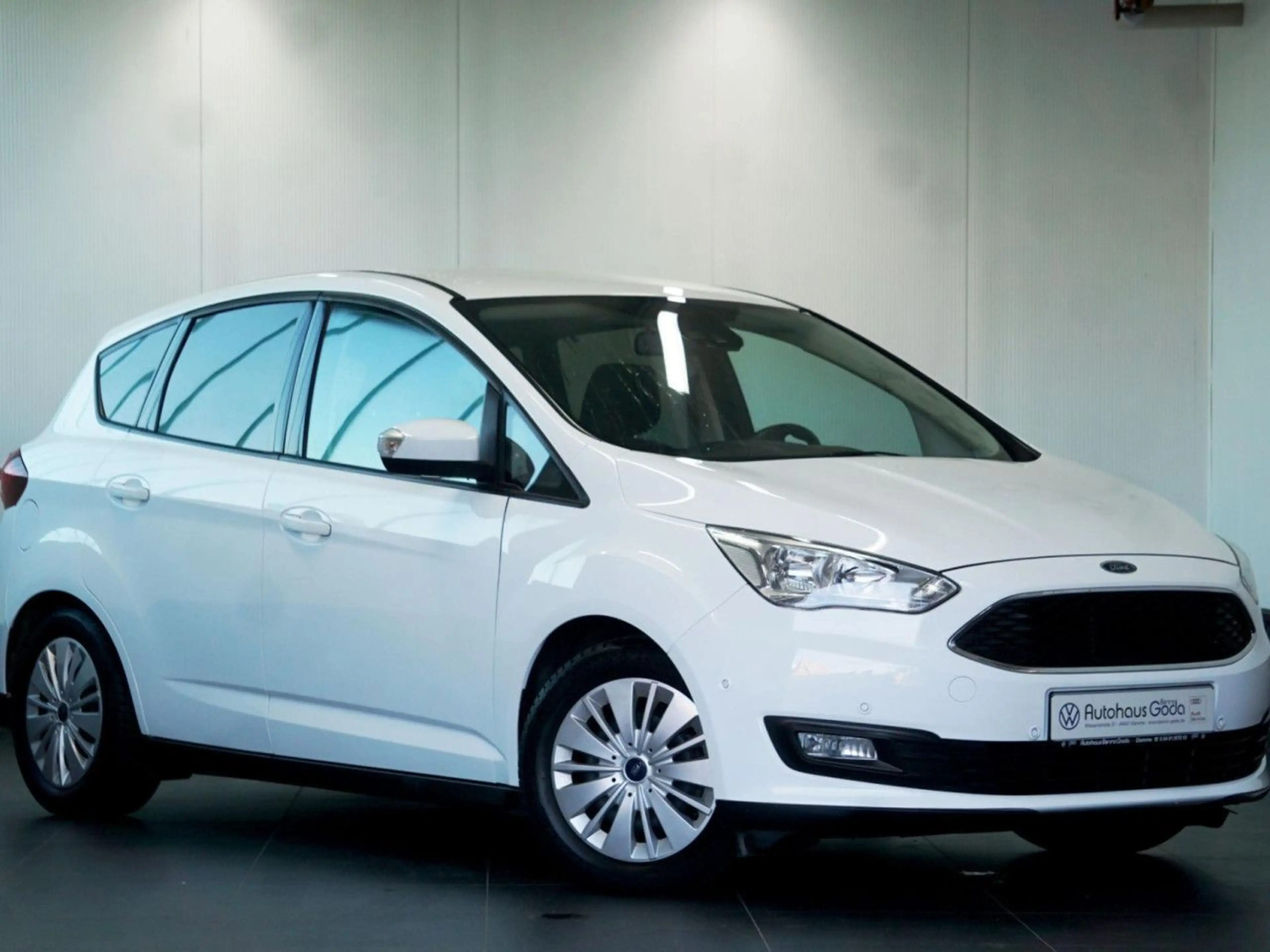 Ford C-Max 1.0 EcoBoost Cool+Connect 6-Gang Navi Klima — photo 5