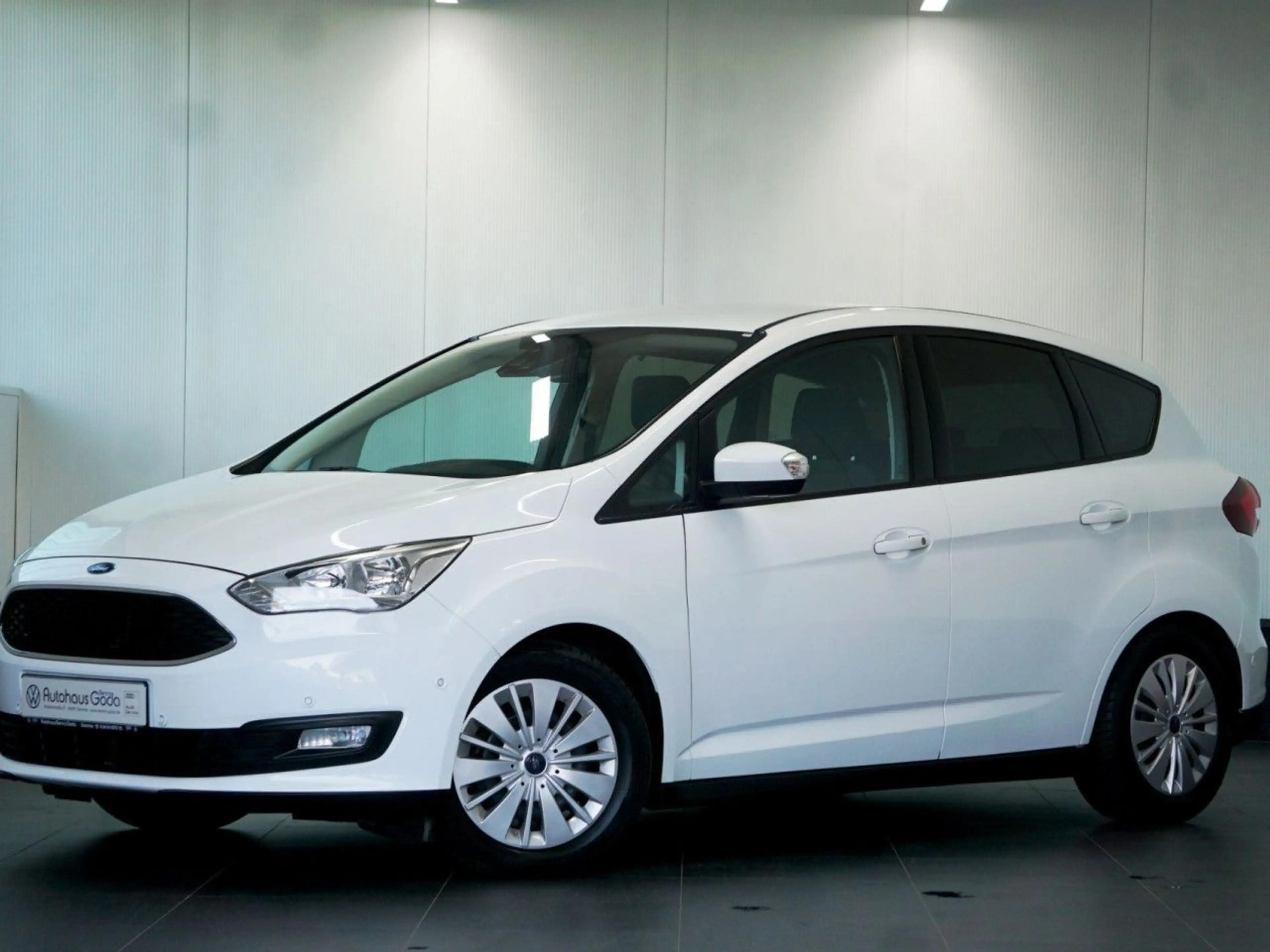 Ford C-Max 1.0 EcoBoost Cool+Connect 6-Gang Navi Klima — photo 2