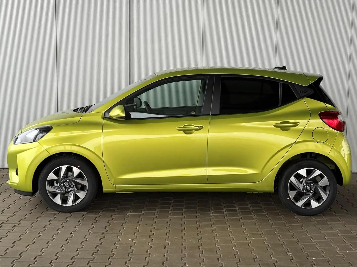 Hyundai i10 GO Plus 1,2 GDI Automatik / Sitz + Lenkradhe Sárga - 2