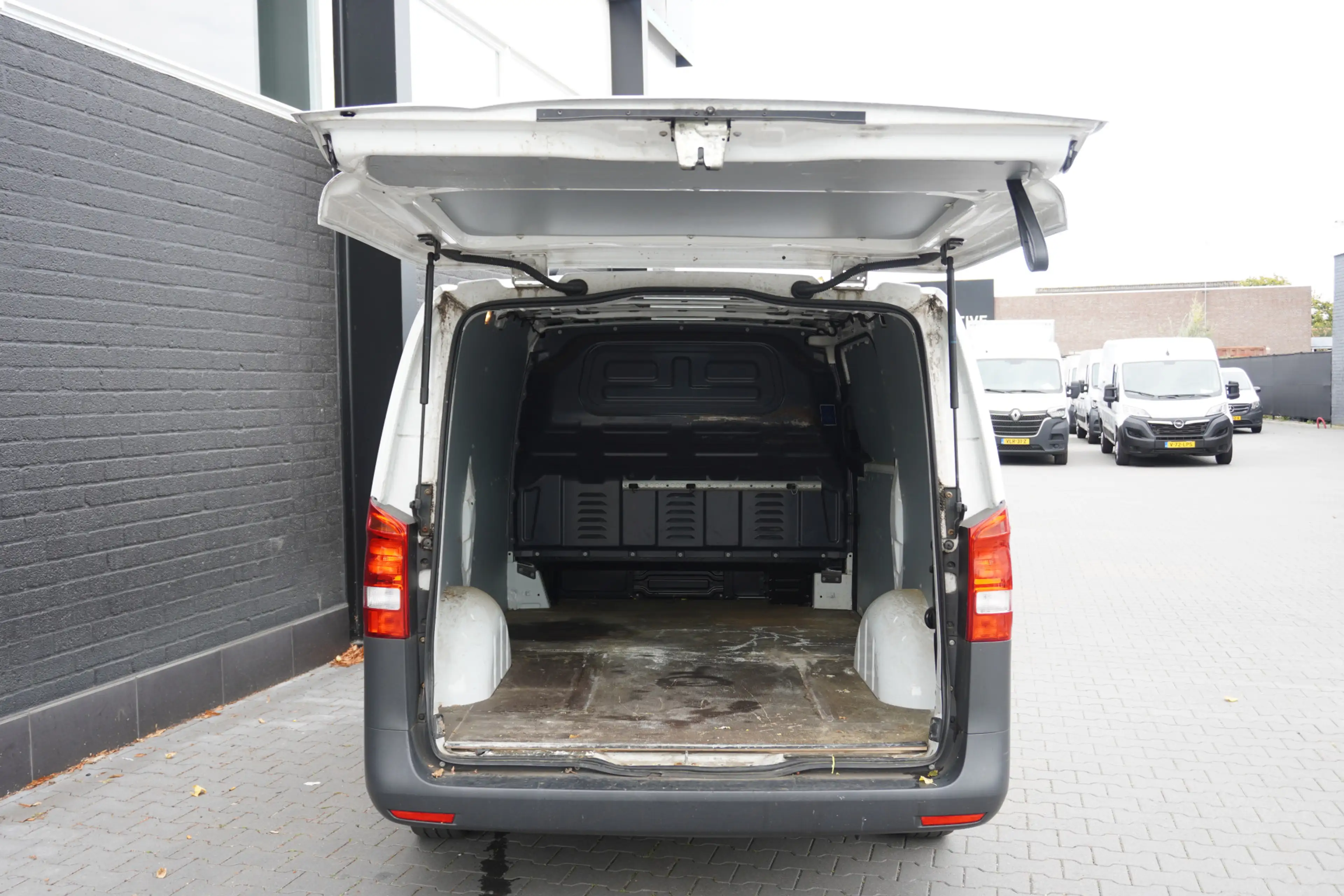 Mercedes-Benz Vito 110 CDI Lang EURO 6 - Airco - Navi - Cruise - €15. — photo 8