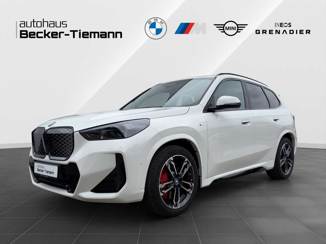 BMW iX1 — BMW iX1 eDrive20 M-Sport Pro inkl. Winterräder Pano HUD Dr