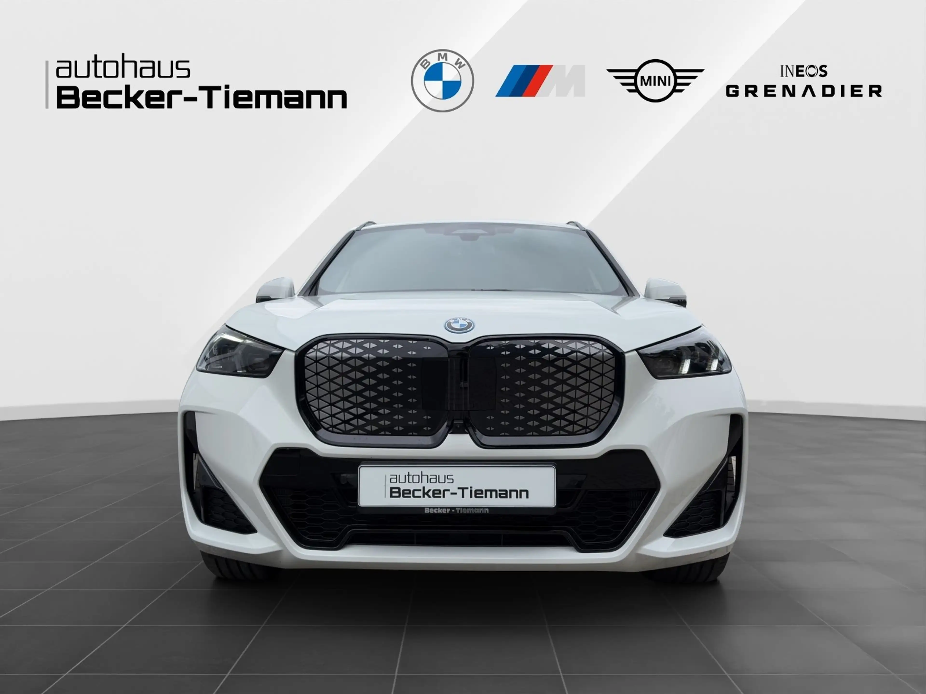 BMW iX1 eDrive20 M-Sport Pro Pano Head-Up DrivAssProf. Par — photo 2
