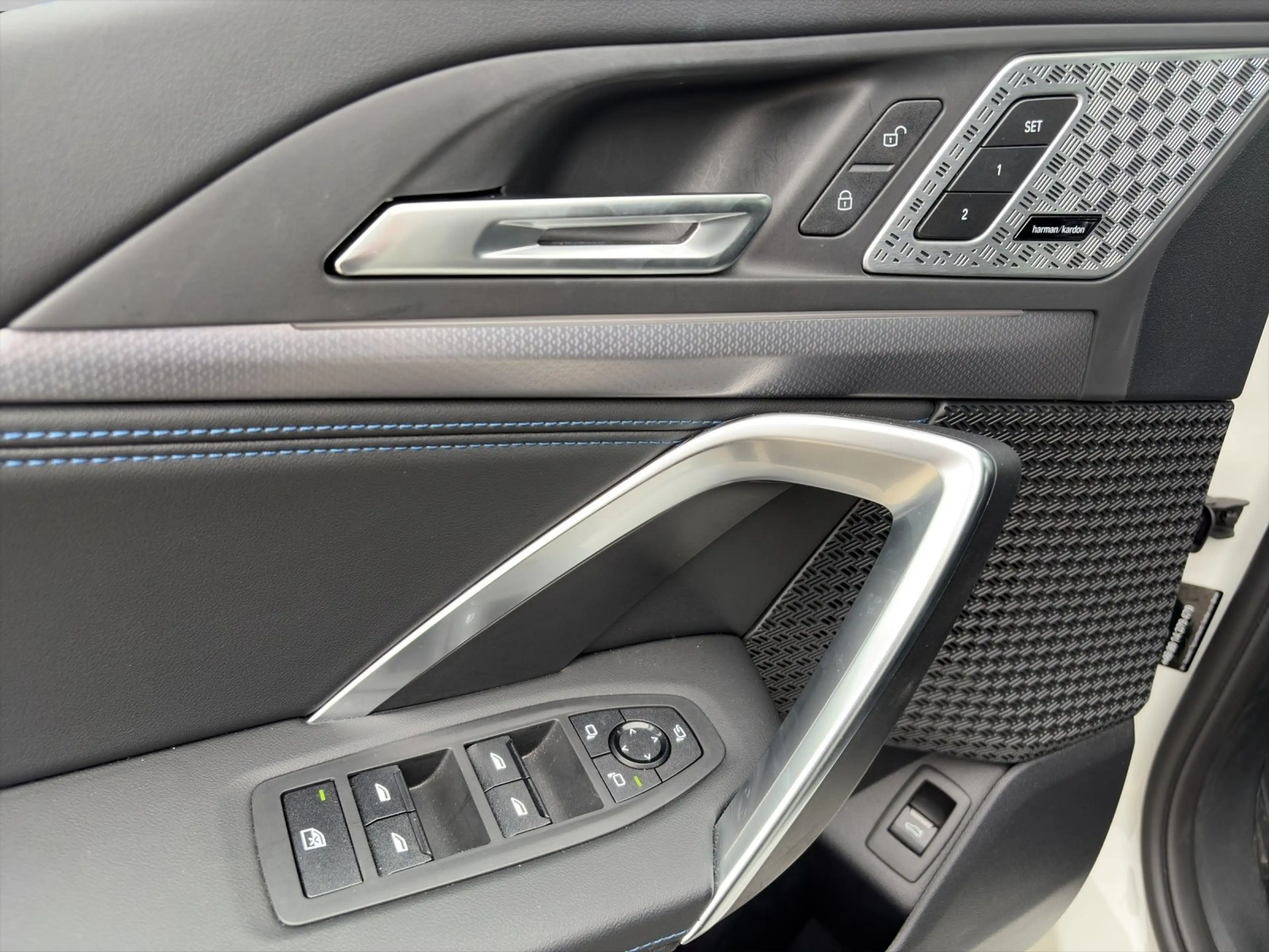 BMW iX1 eDrive20 M-Sport Pro Pano Head-Up DrivAssProf. Par — photo 10