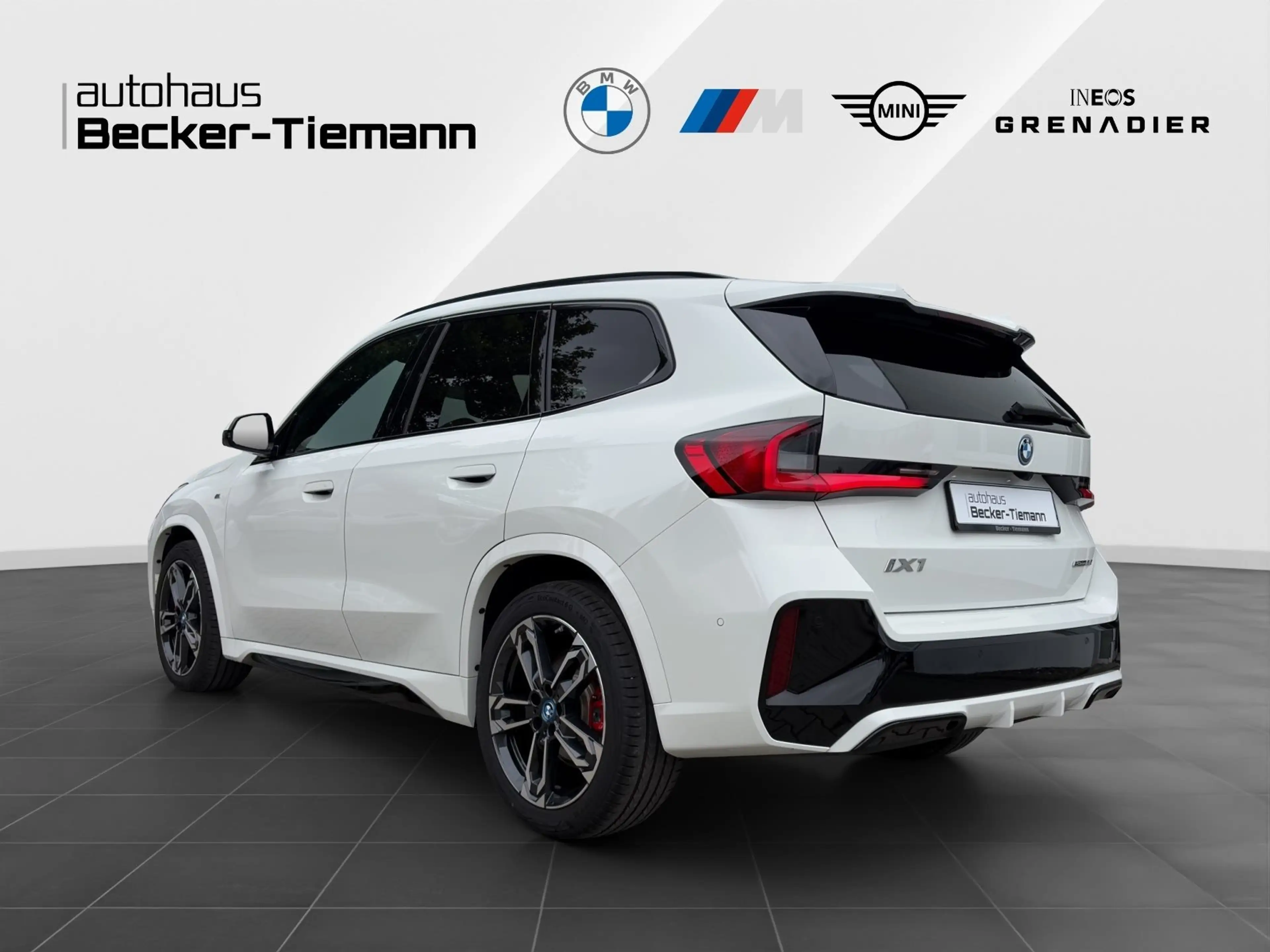 BMW iX1 eDrive20 M-Sport Pro Pano Head-Up DrivAssProf. Par — photo 4