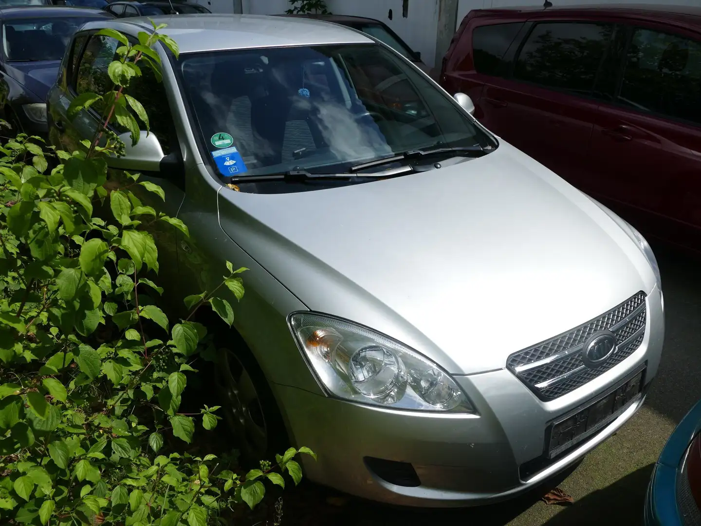 Kia Ceed / cee'd 1.4 CVVT LX Klima Radio CD Isofix HU/AU 03/2026 Silber - 2