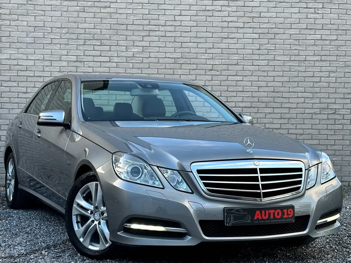 Mercedes-Benz E 200 CDI Avantgarde *** PALETTE / NAVI / CLIM *** Gris - 1