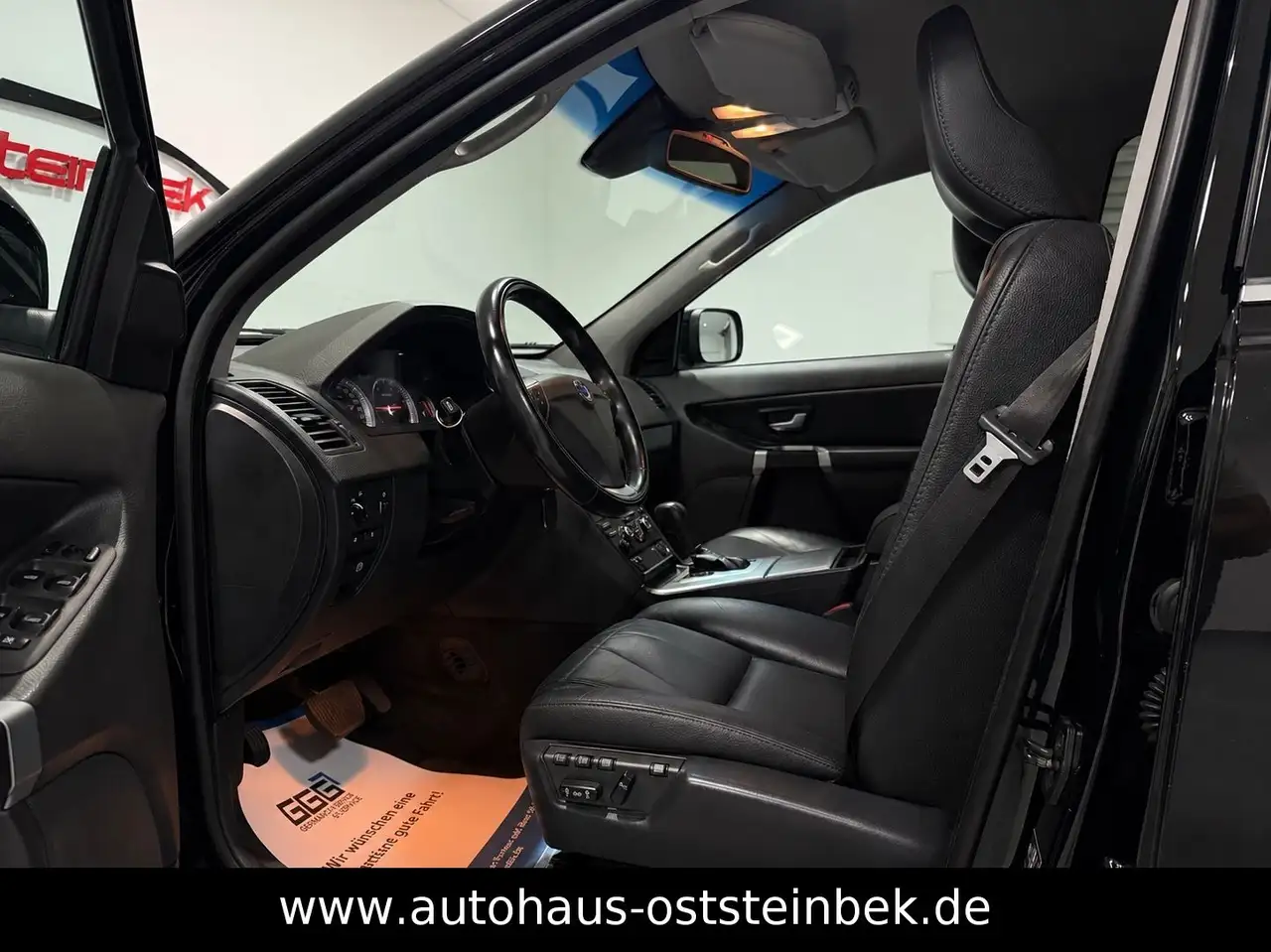Volvo XC90 D5 AWD Geartronic Summum | 200 ch | BVA | 7 places | Cuir | Sièges électriques chauffants | GPS | Régulateur adaptatif