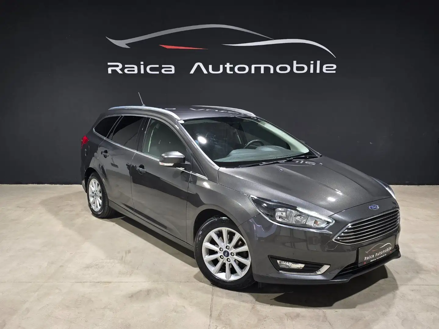 Ford Focus Titanium *1.Besitz *KeyLess *AppConnect *SHZ *PDC Grau - 1