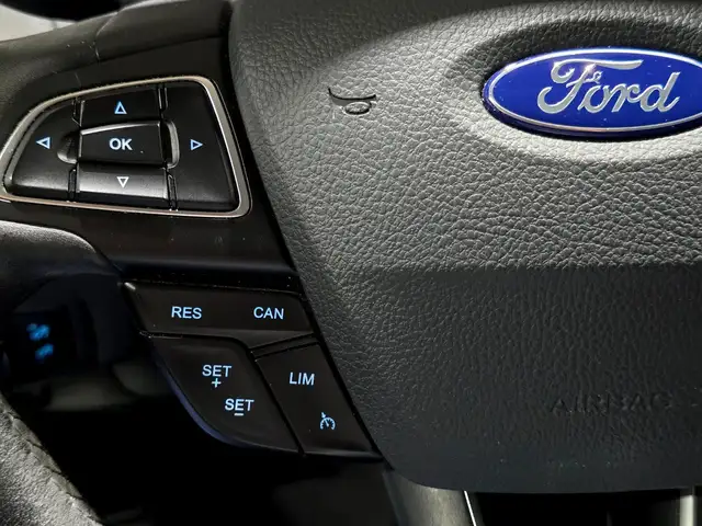 Ford Focus view 15