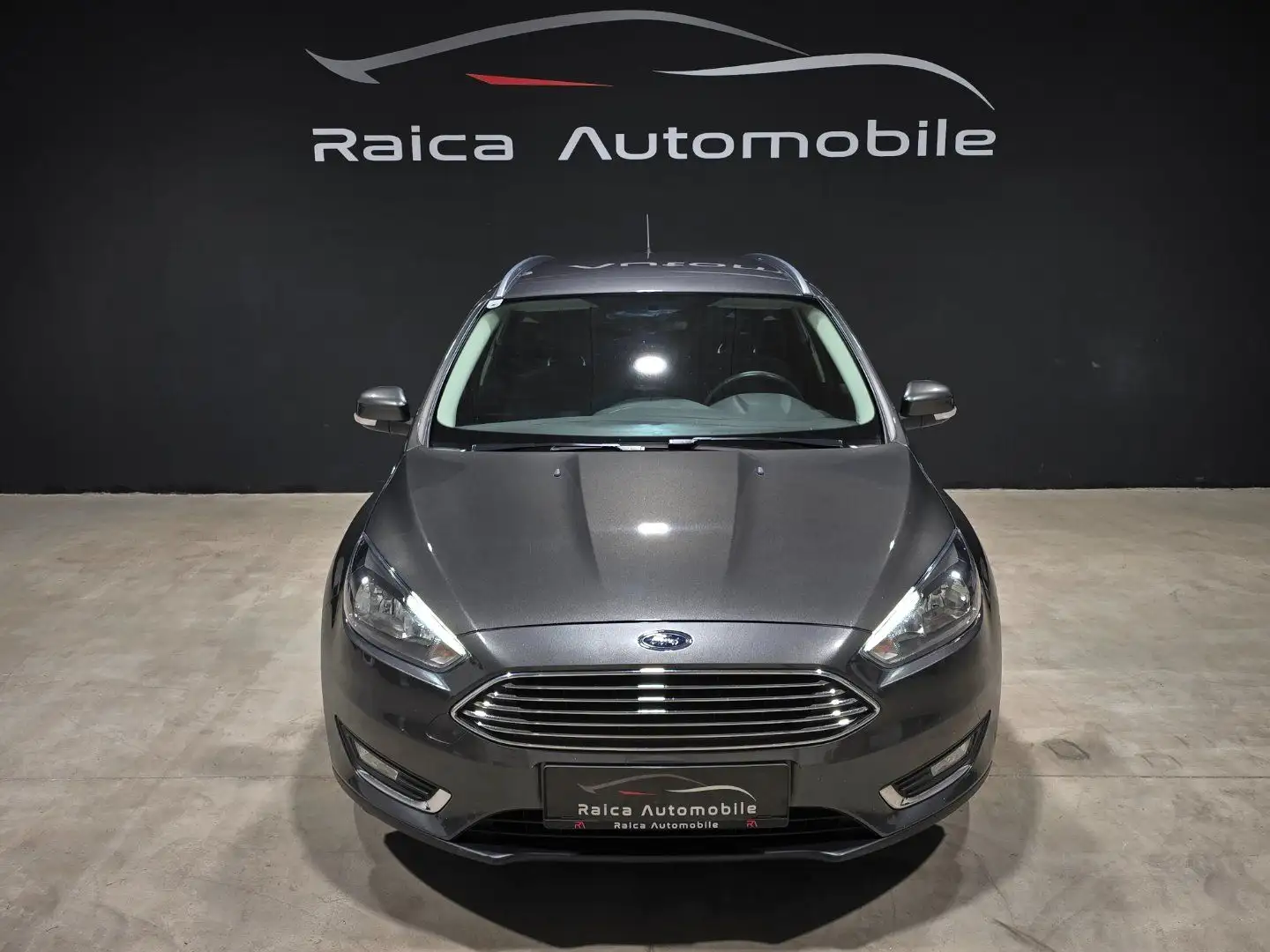 Ford Focus Titanium *1.Besitz *KeyLess *AppConnect *SHZ *PDC Grau - 2