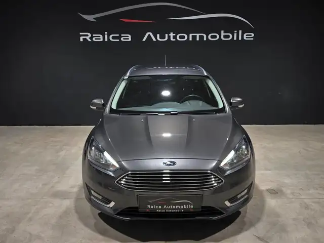 Ford Focus view 2