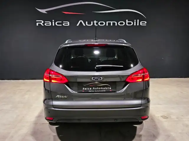 Ford Focus view 5