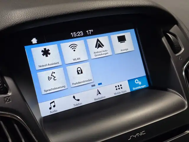 Ford Focus view 12