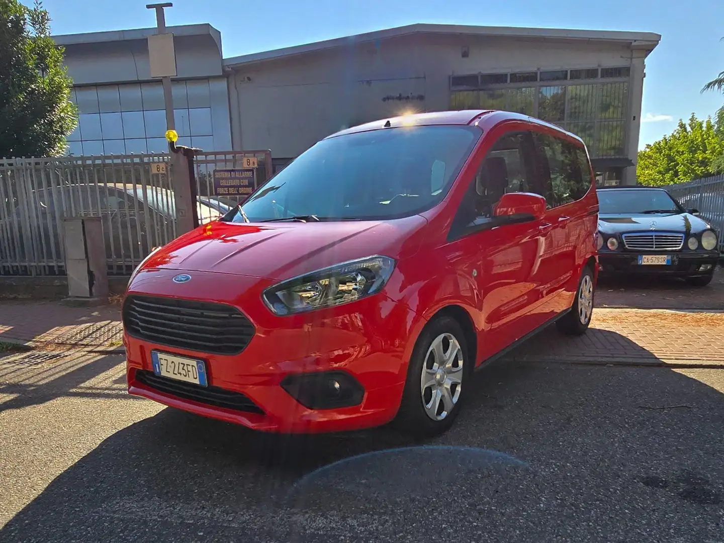 Ford Tourneo Courier 1.0 EcoBoost 100 CV S&S Plus Rosso - 1