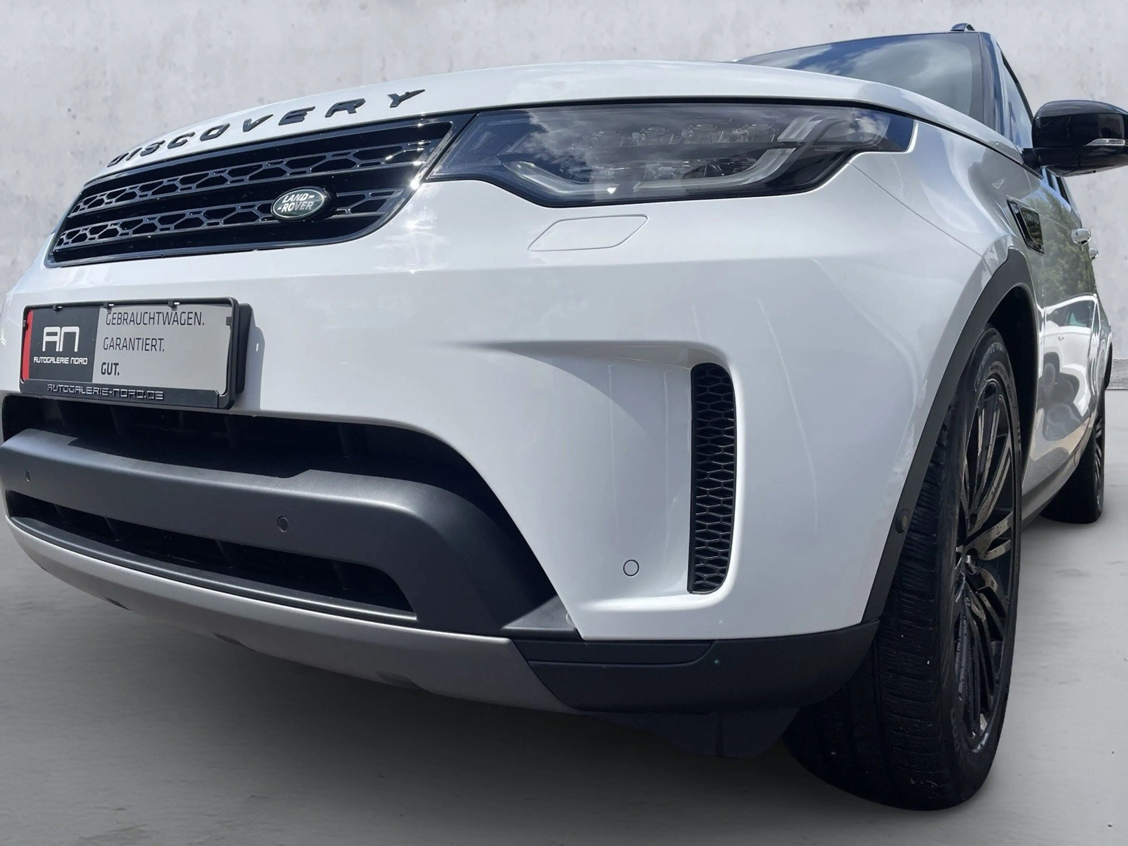 Land Rover Discovery 5 Pano+Meridian+Black+AHK+7-Sitze — photo 4