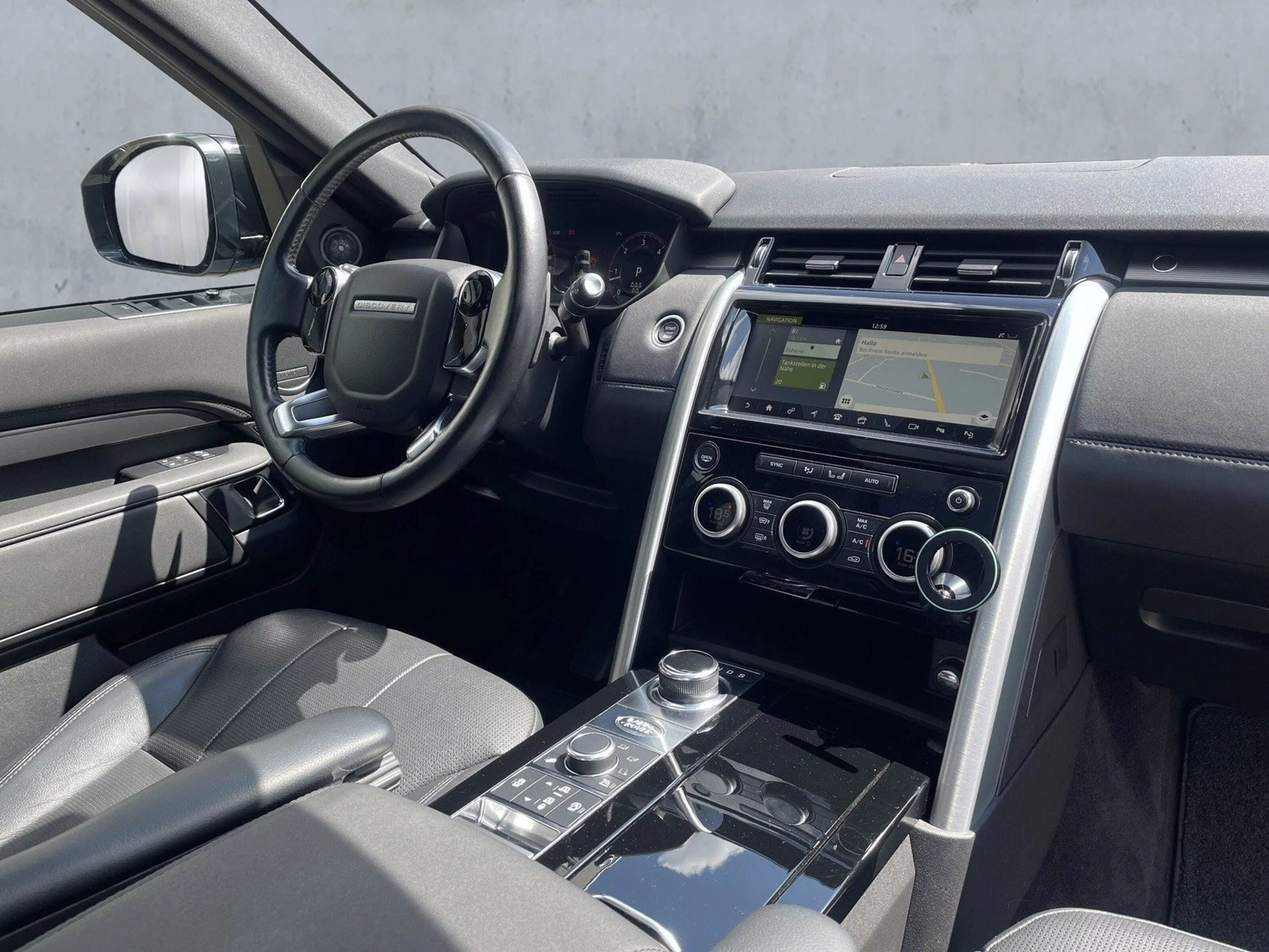 Land Rover Discovery 5 Pano+Meridian+Black+AHK+7-Sitze — photo 13