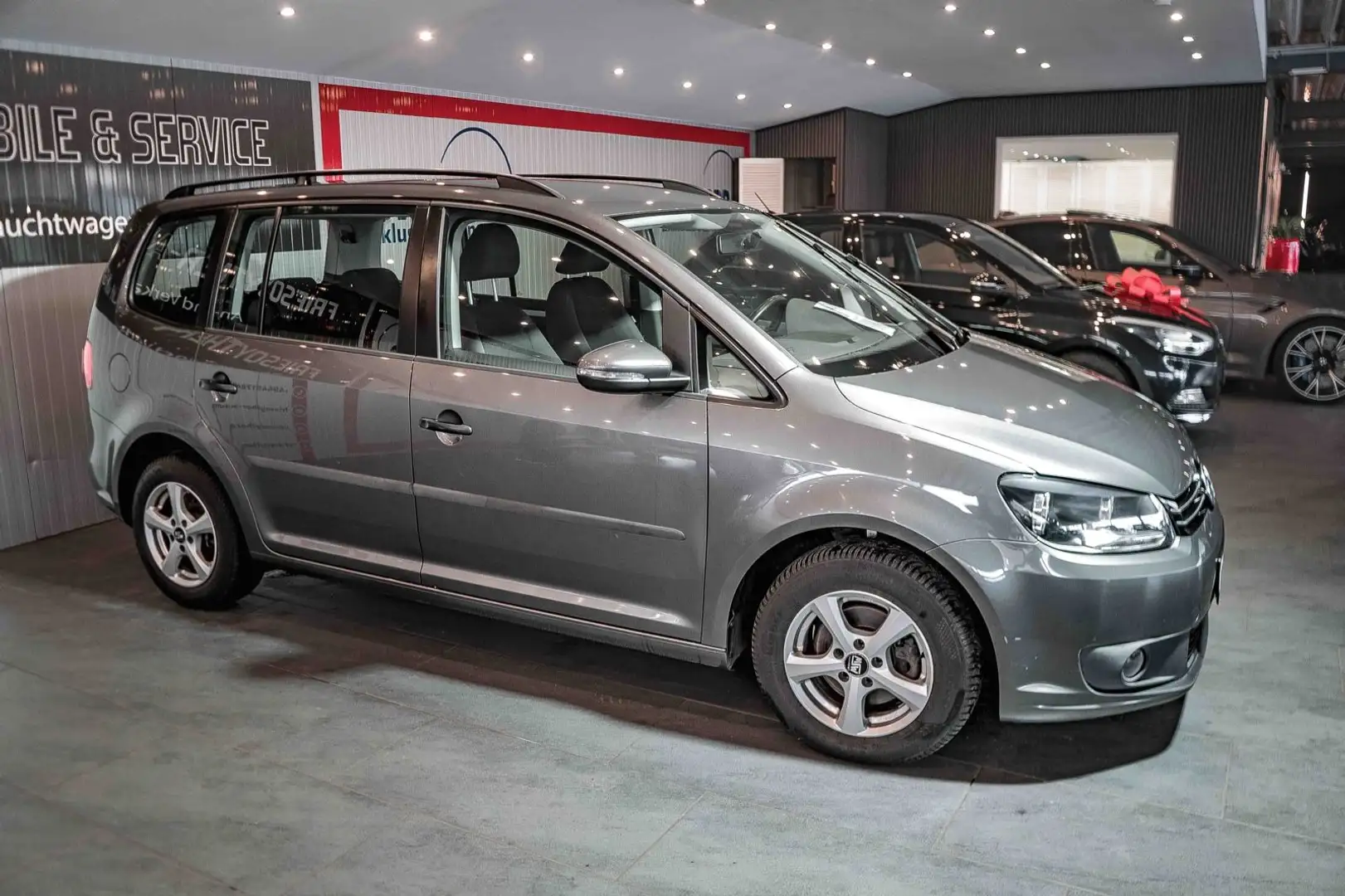 Volkswagen Touran 1.6 TDI Trendline 7-Sitzer Klimaauto Temp Grau - 2