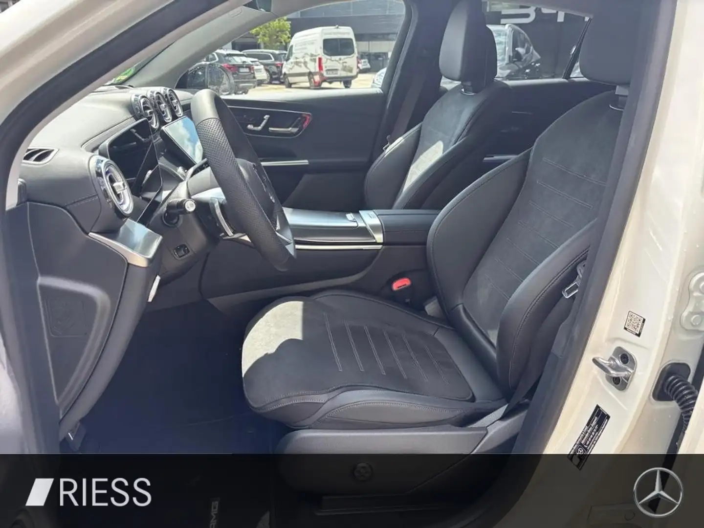 Mercedes-Benz GLC 200 d 4M Coupé AMG+AHK+DIGITALLIGHT+DISTRONIC Weiß - 2