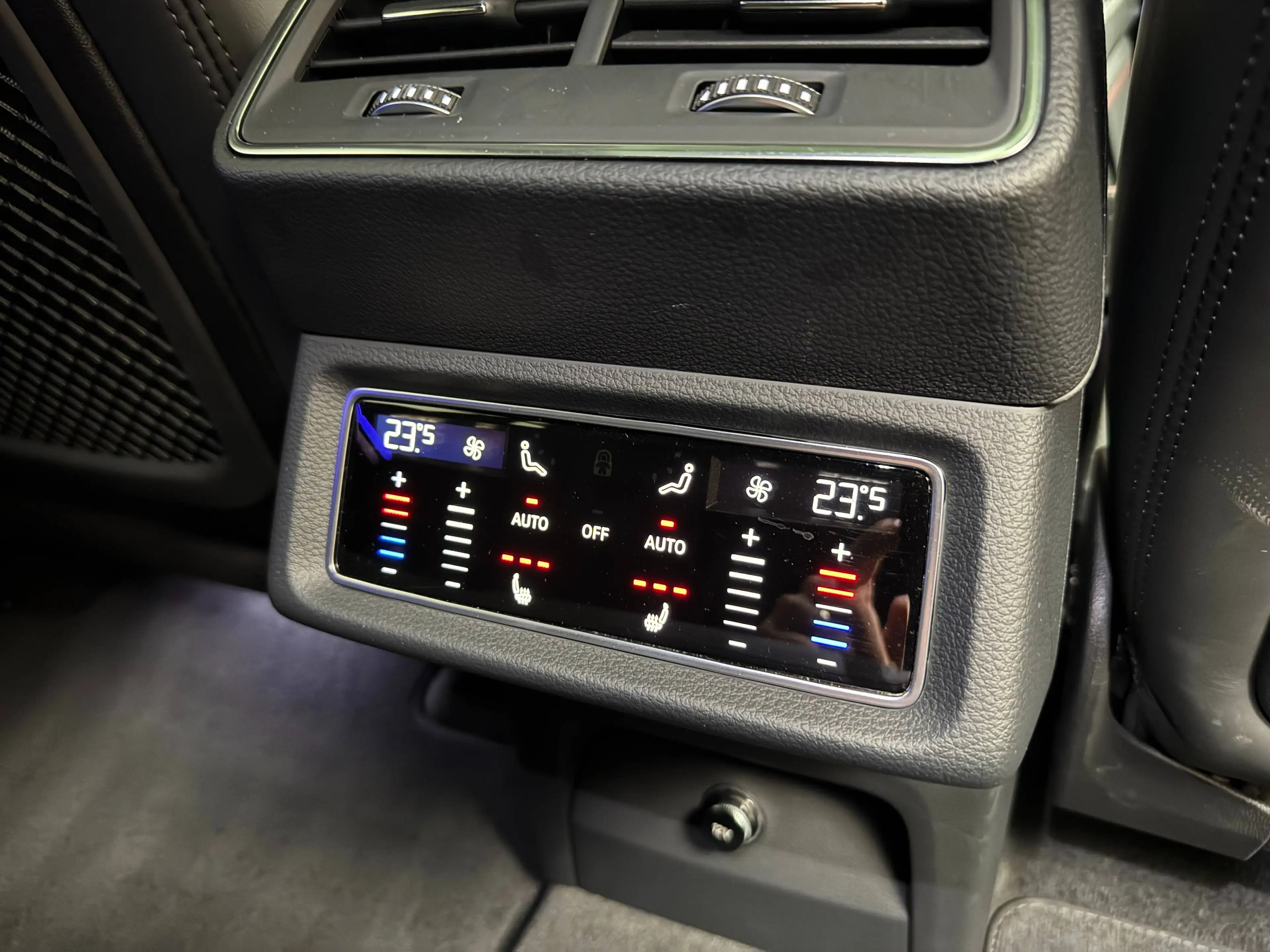 Audi Q8 e-tron 55 e-Tron Quattro S line *LEDER*PANO*360CAM* — photo 28