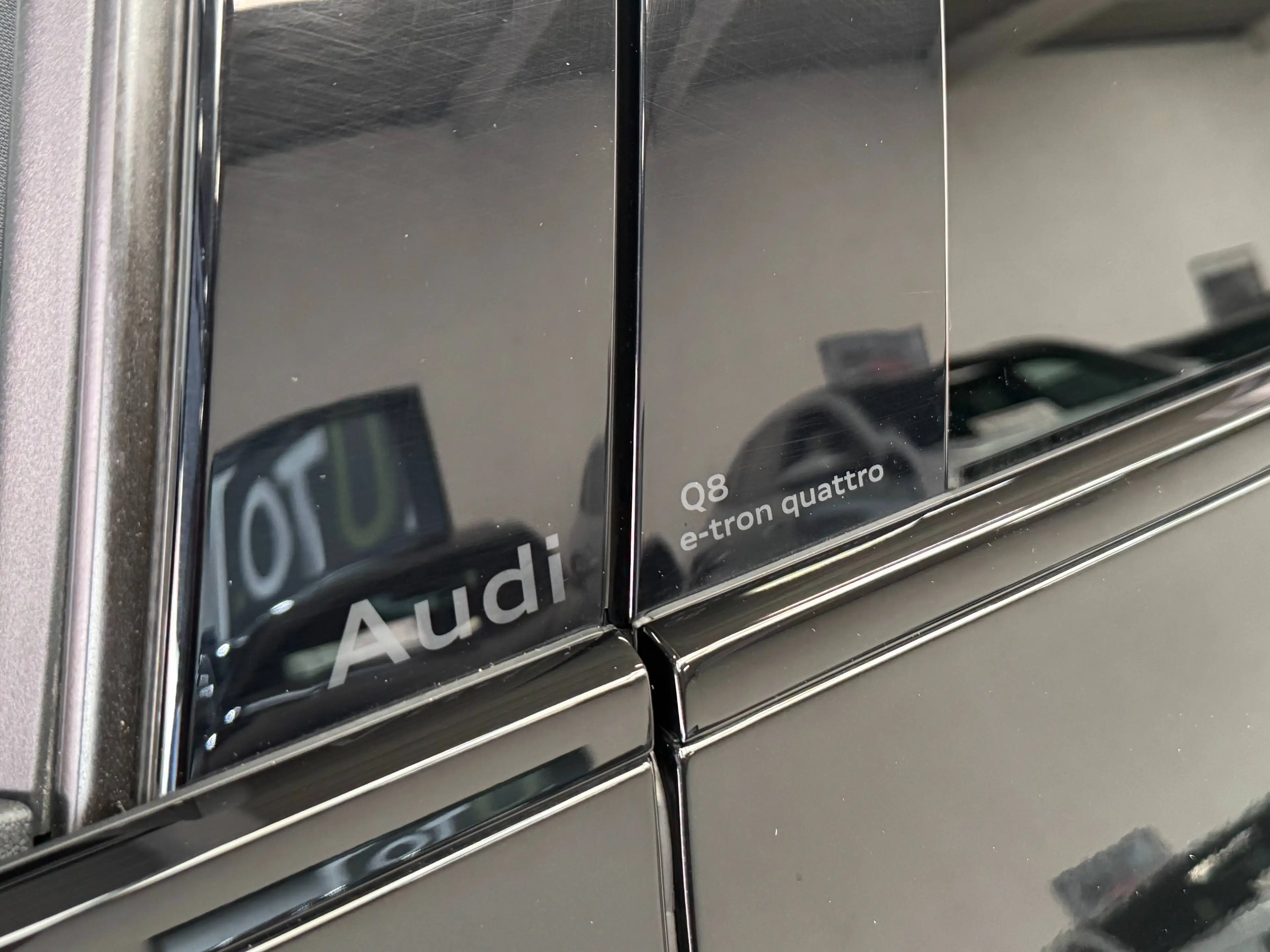 Audi Q8 e-tron 55 e-Tron Quattro S line *LEDER*PANO*360CAM* — photo 33