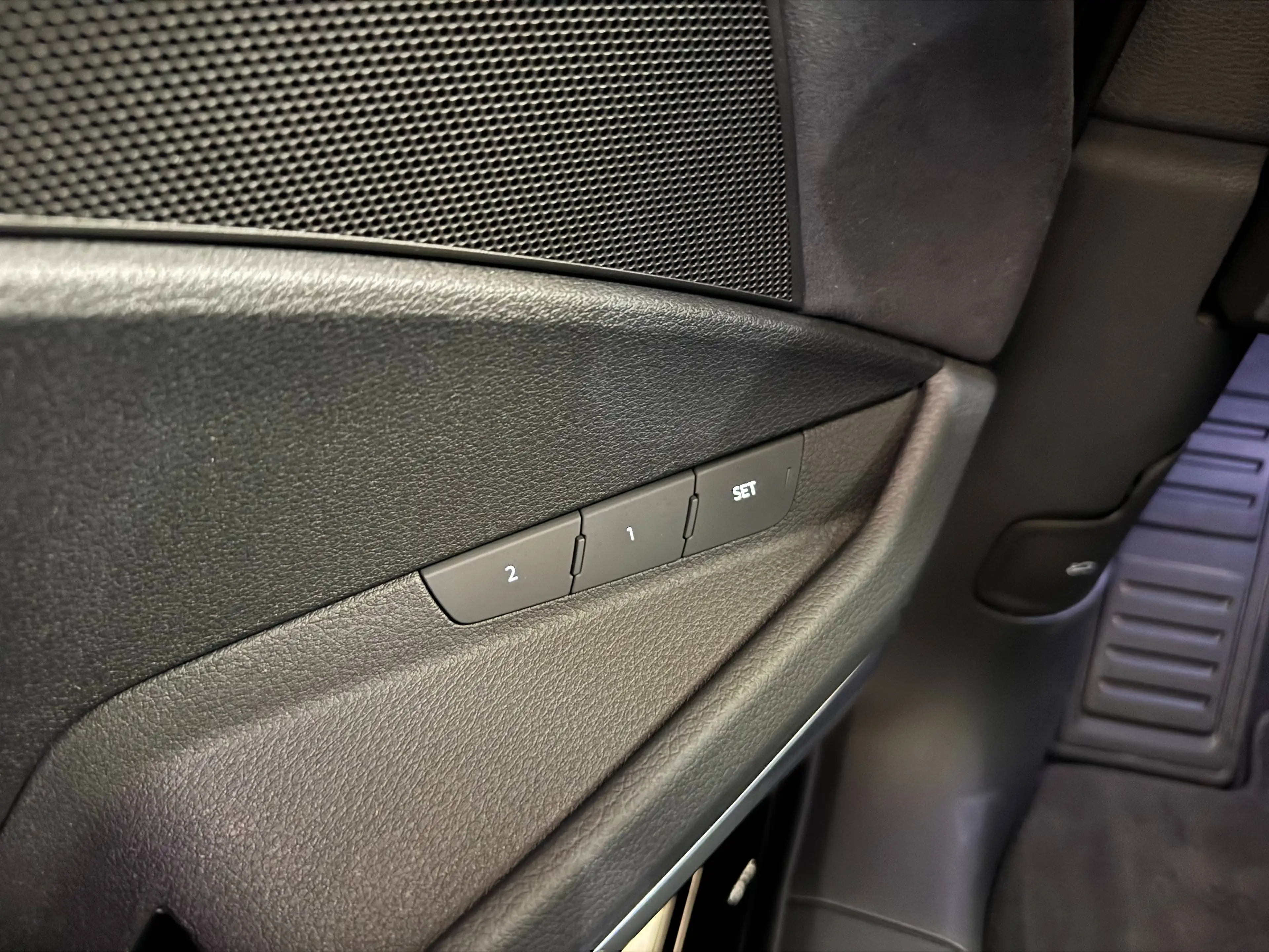 Audi Q8 e-tron 55 e-Tron Quattro S line *LEDER*PANO*360CAM* — photo 6