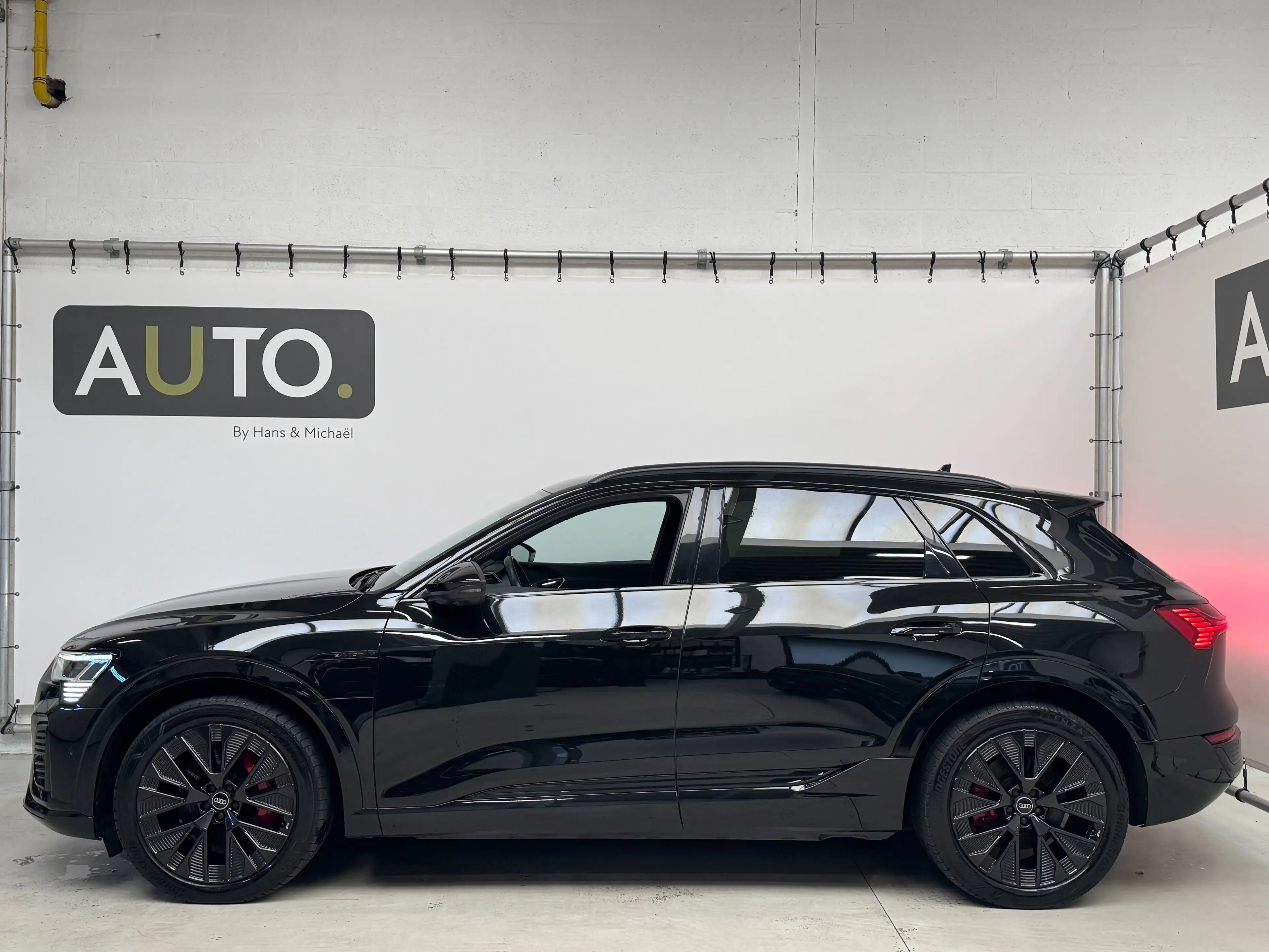 Audi Q8 e-tron 55 e-Tron Quattro S line *LEDER*PANO*360CAM* — photo 34