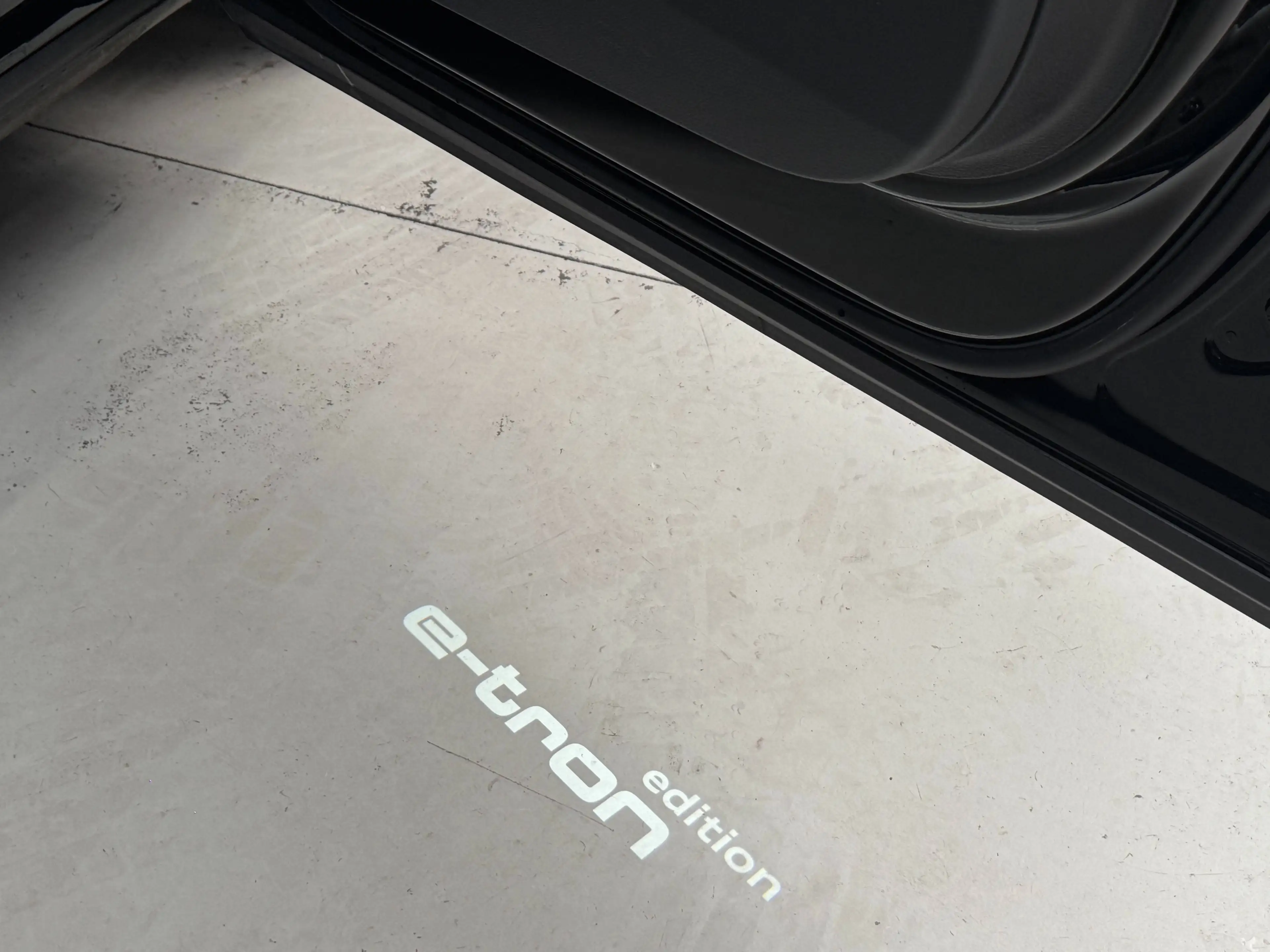 Audi Q8 e-tron 55 e-Tron Quattro S line *LEDER*PANO*360CAM* — photo 26