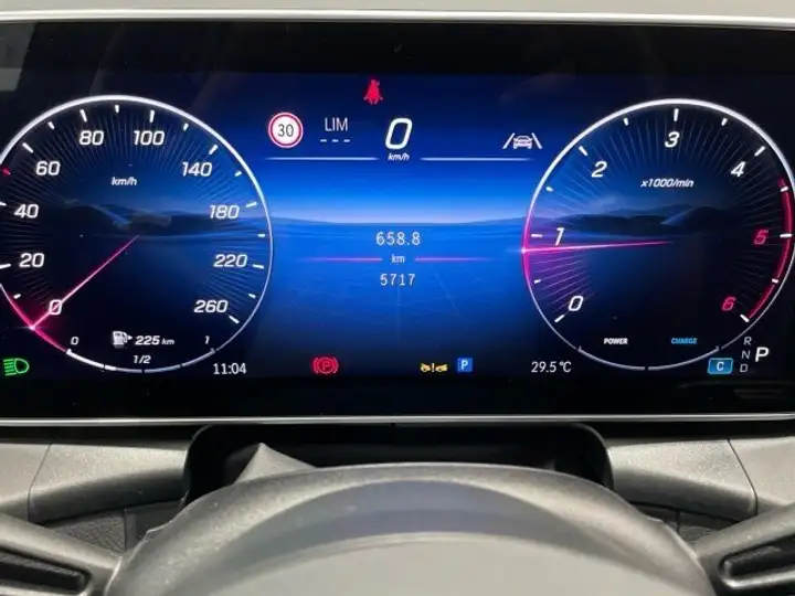 Mercedes-Benz GLC 2025, foto 19