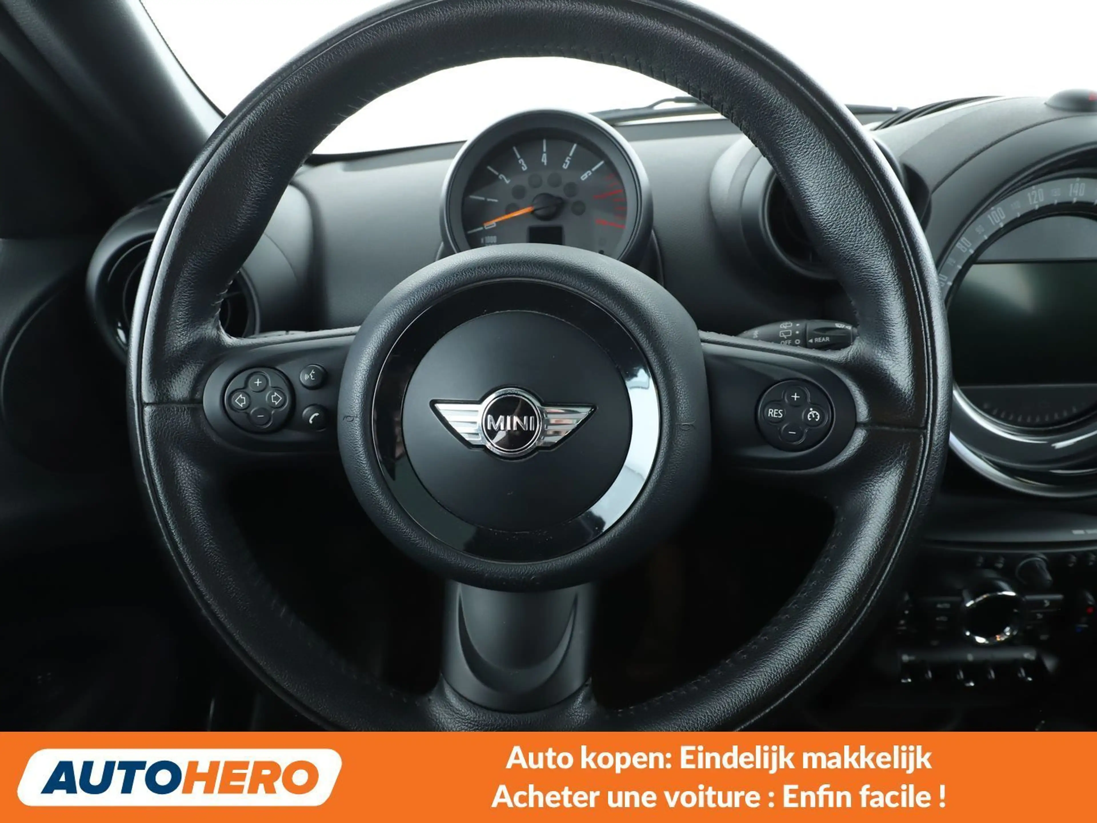 MINI One Countryman One — photo 5