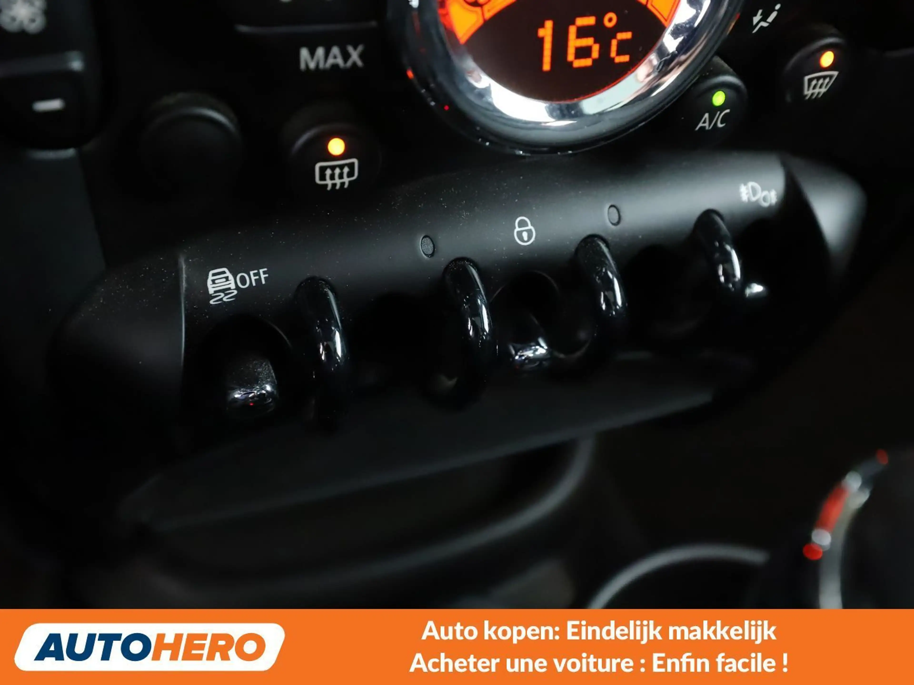 MINI One Countryman One — photo 11