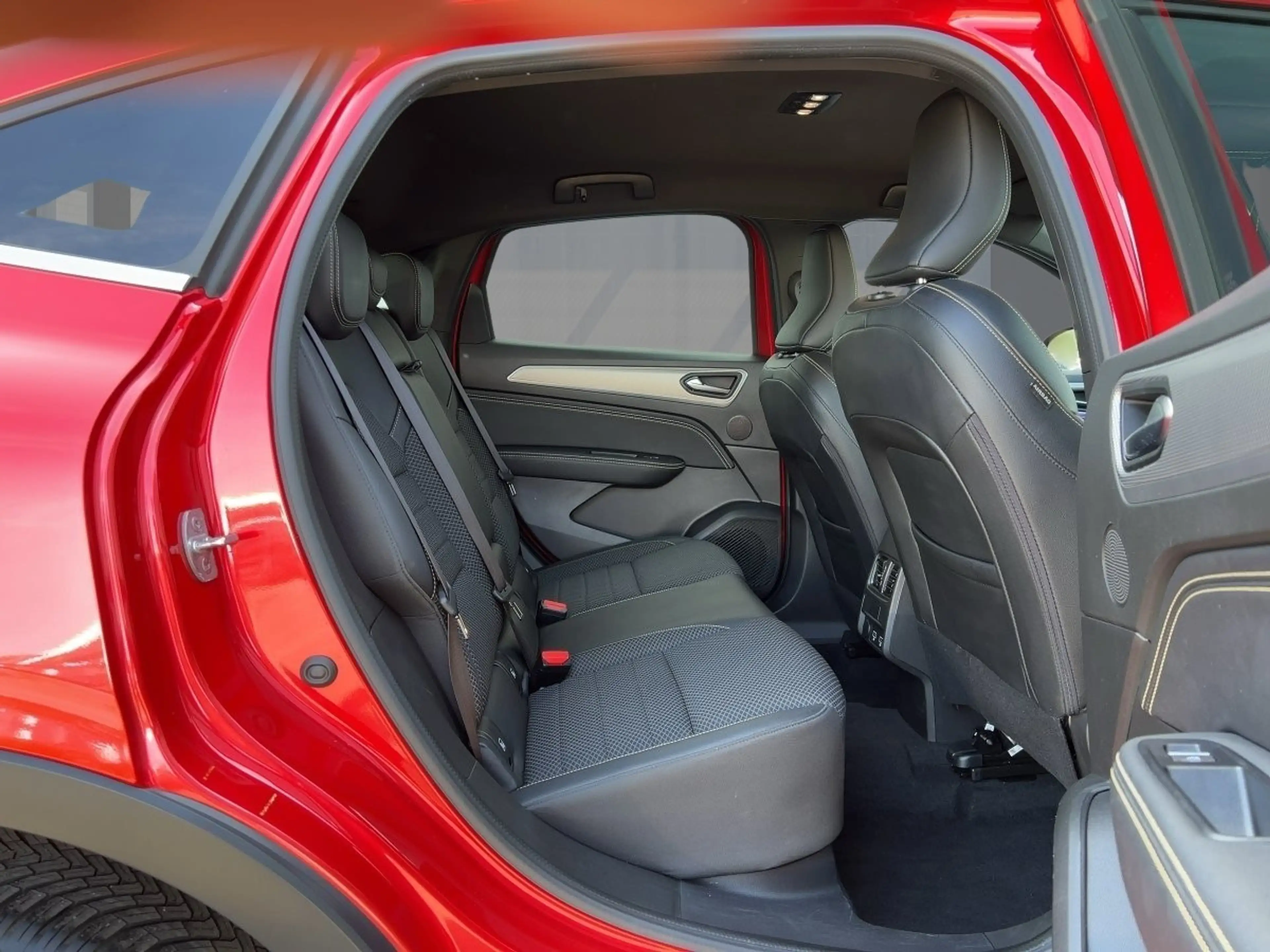 Renault Arkana TECHNO TCe 140 EDC SITZHEIZUNG — photo 9