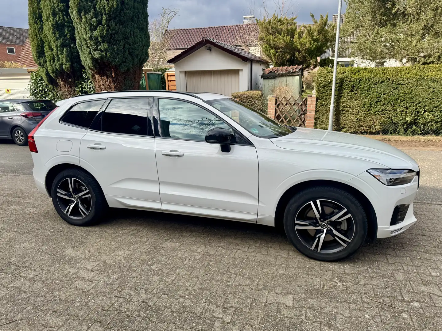 Volvo XC60 B4 D Geartronic RDesign - 2