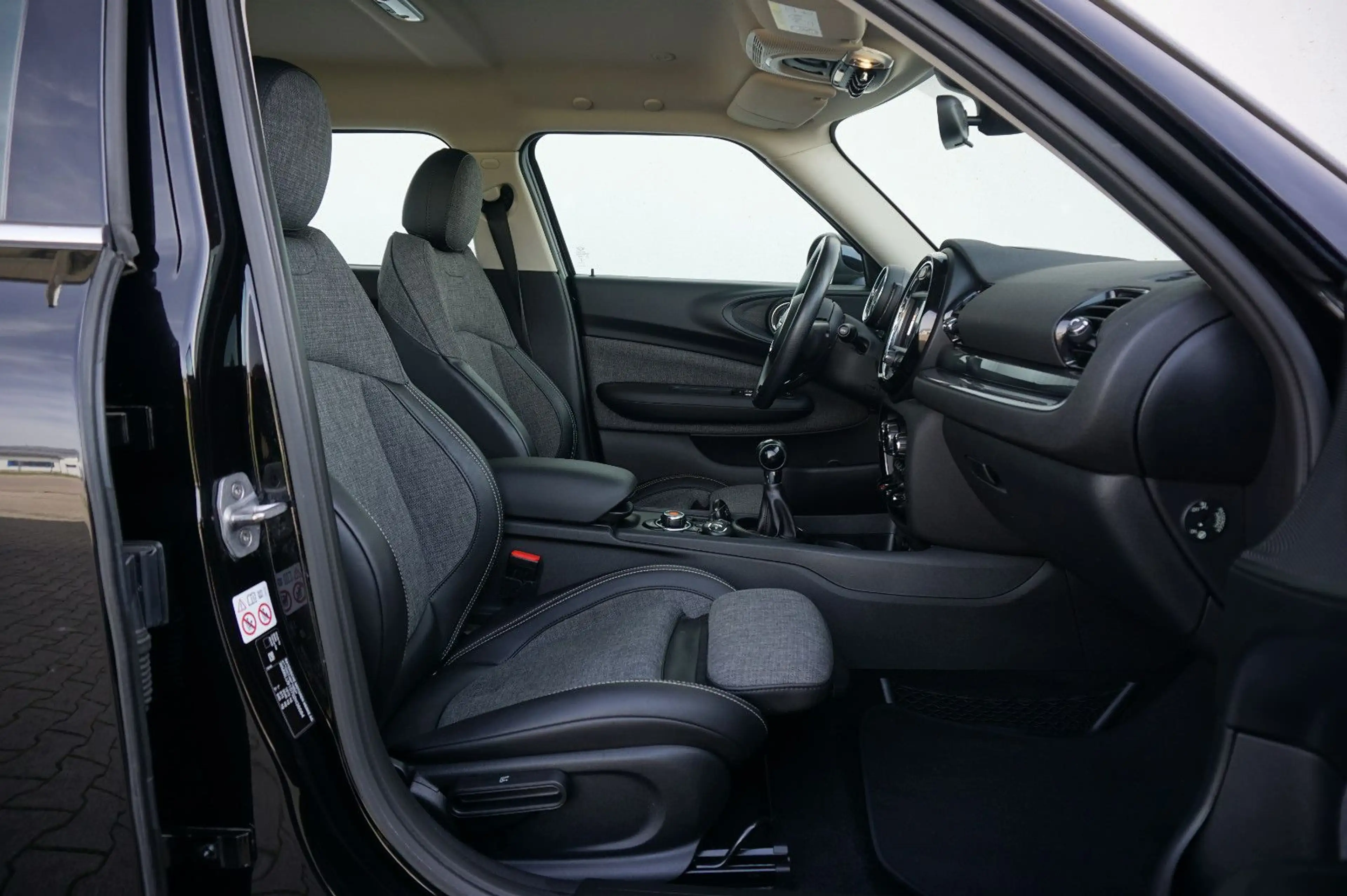 MINI One Clubman Sportsitz Klimaaut Navi Tempomat LED — photo 14